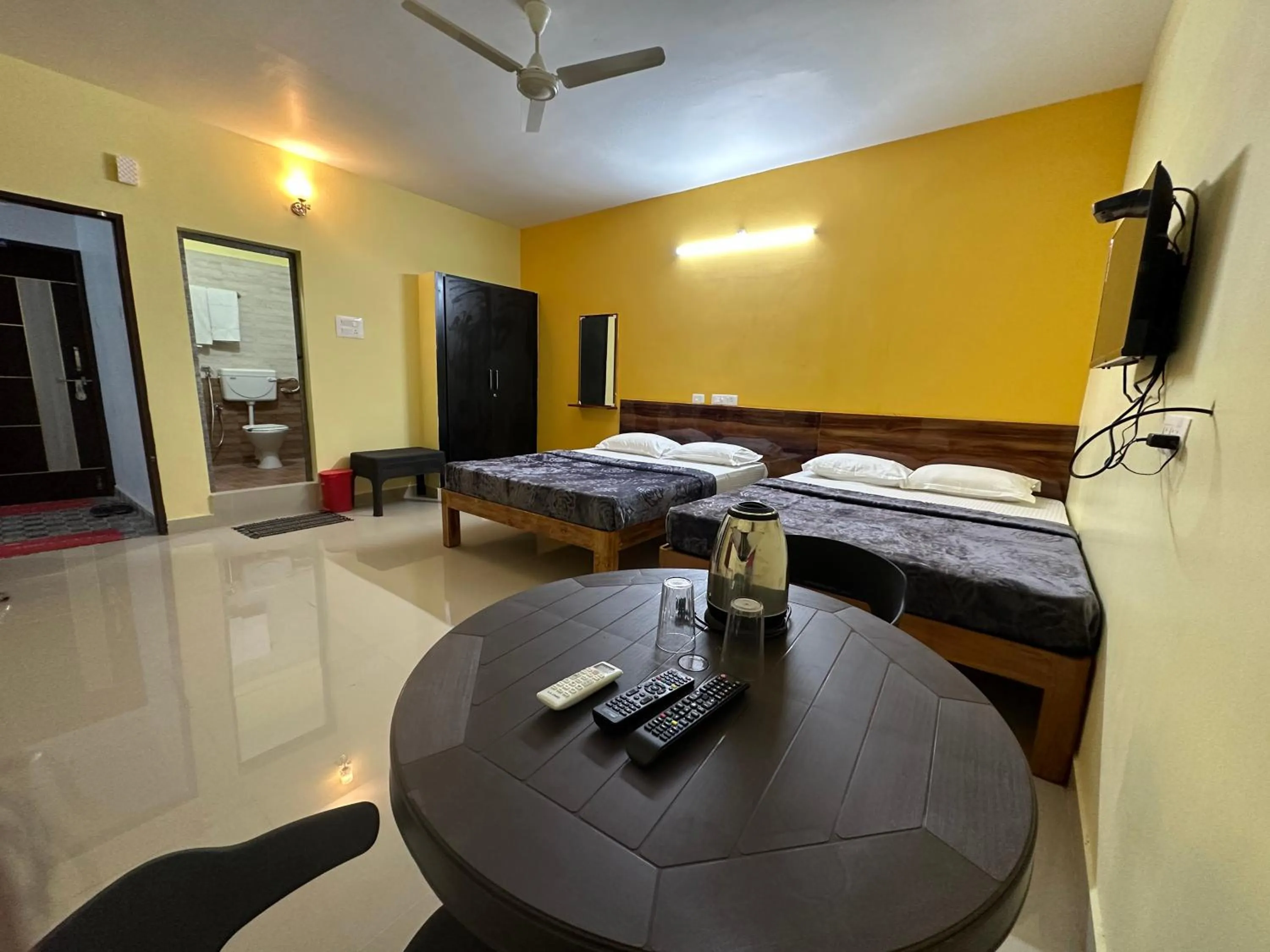 Photo of the whole room in The Kaya Inn Srirangam