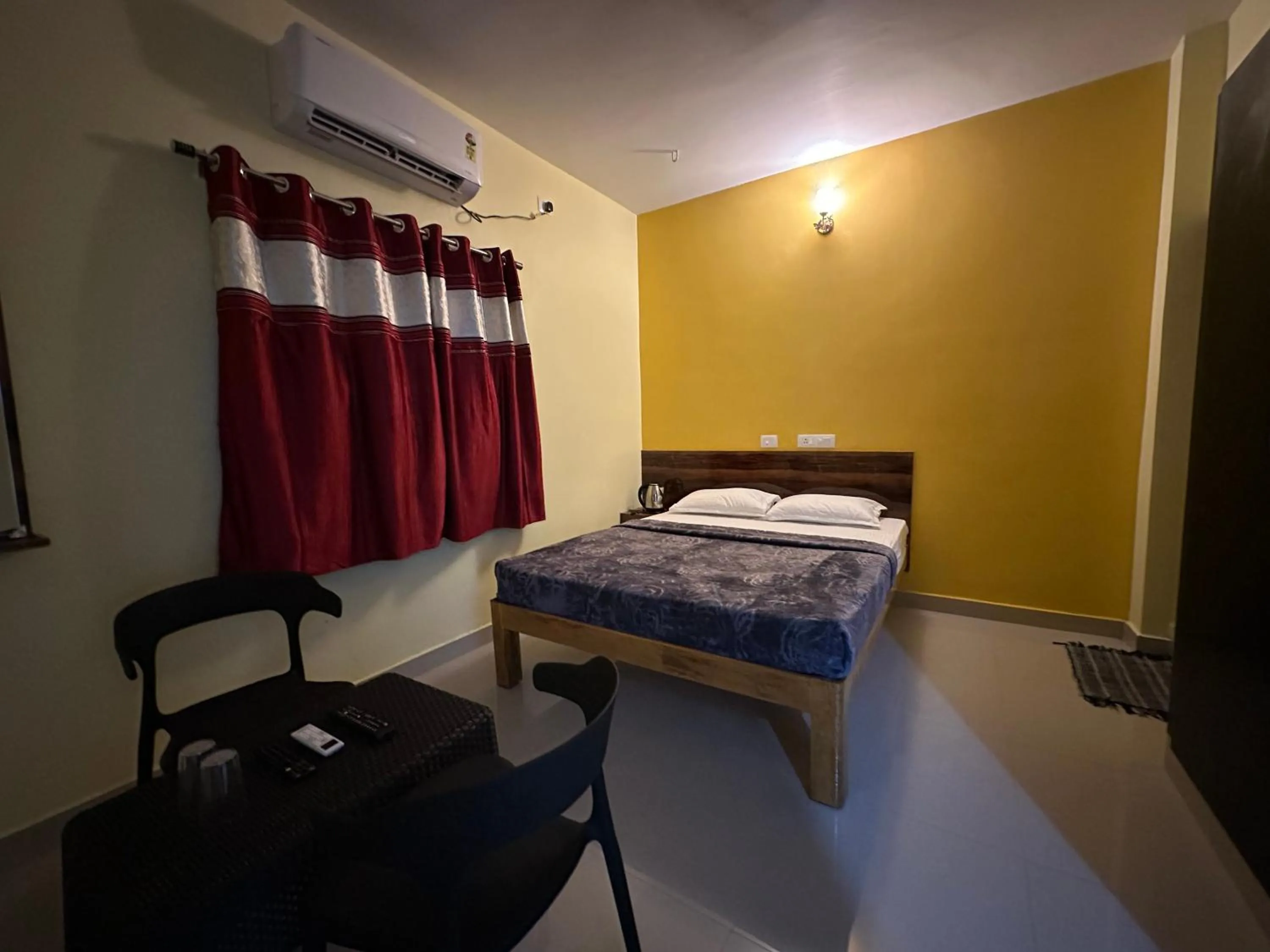Photo of the whole room in The Kaya Inn Srirangam