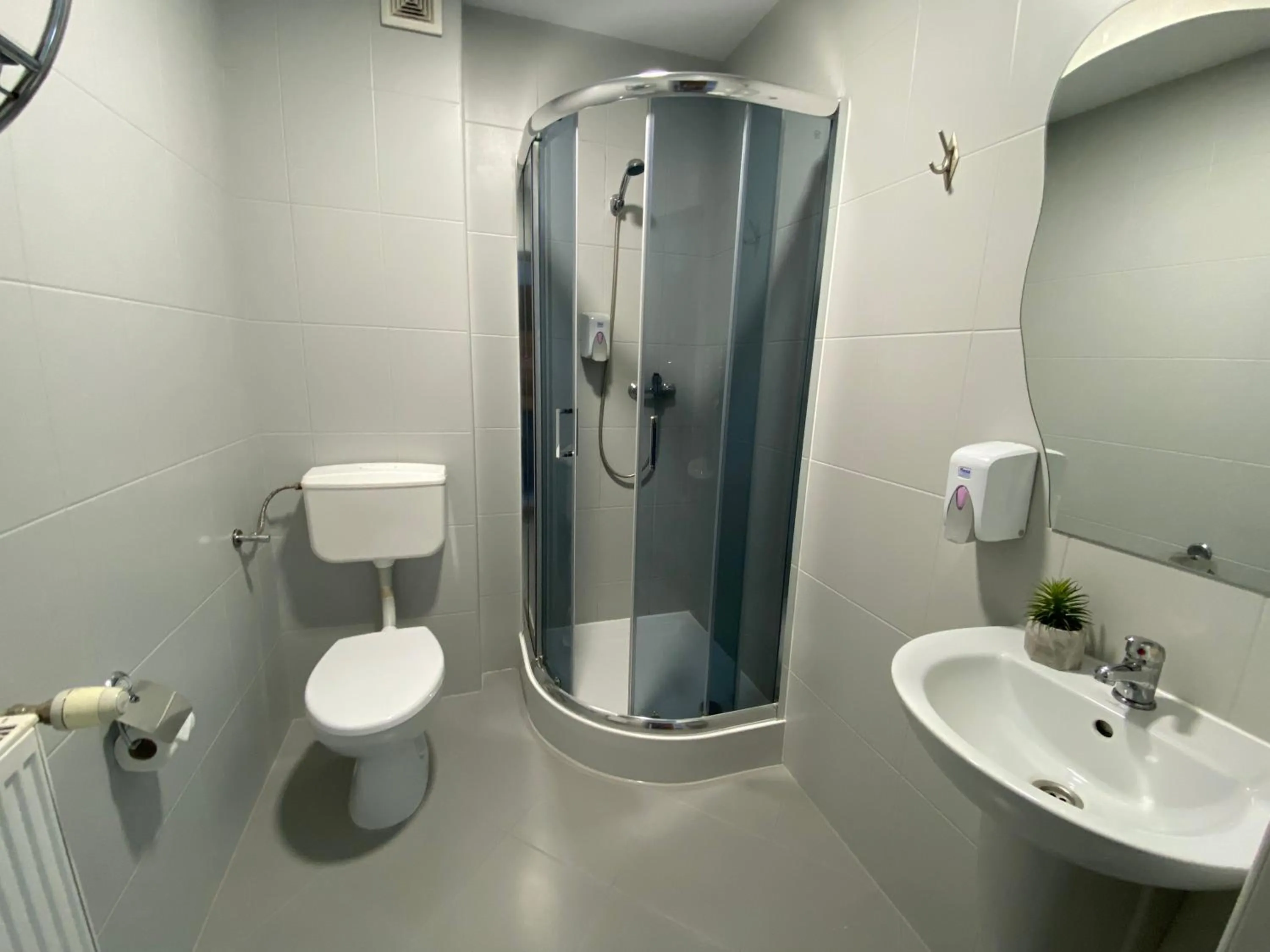 Shower in Hotel Jabłoński