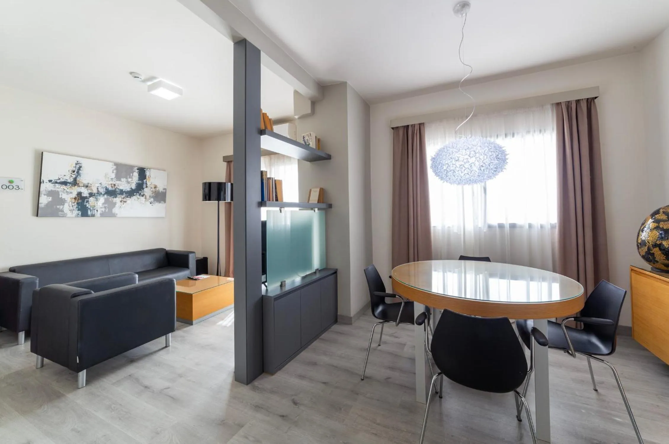 Living room in Hotel Oasis Plaza