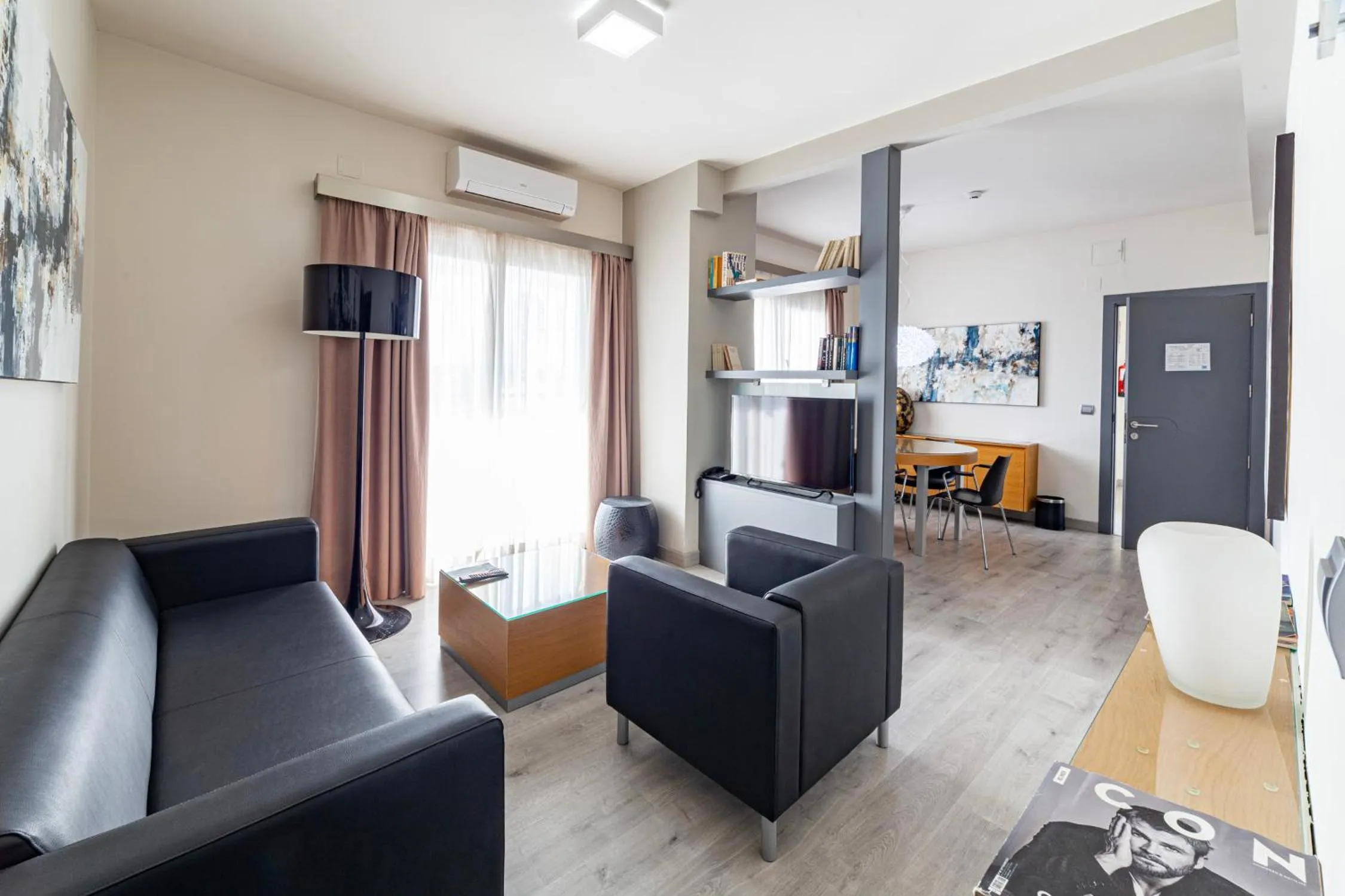 Living room in Hotel Oasis Plaza