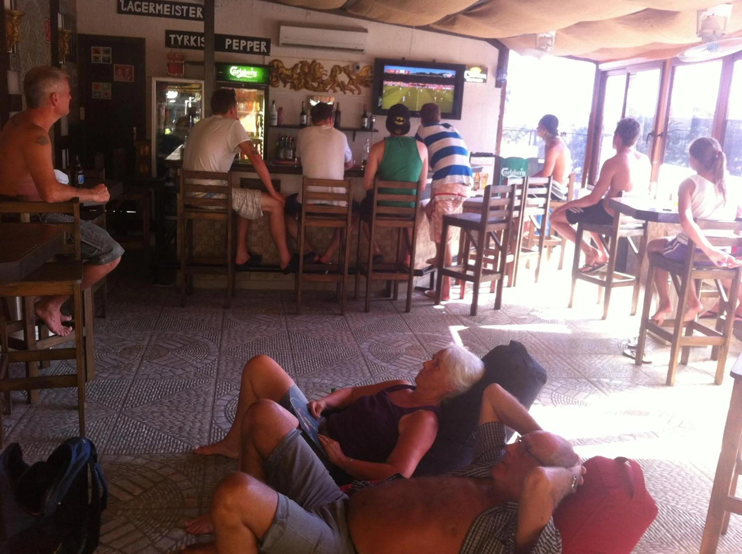 Alcoholic drinks in Rose Garden Apart Hotel