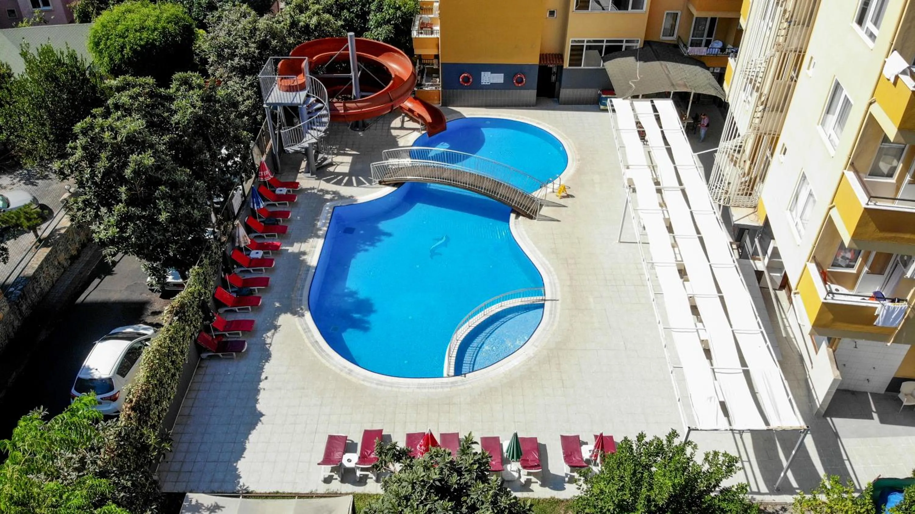 Swimming pool in Rose Garden Apart Hotel