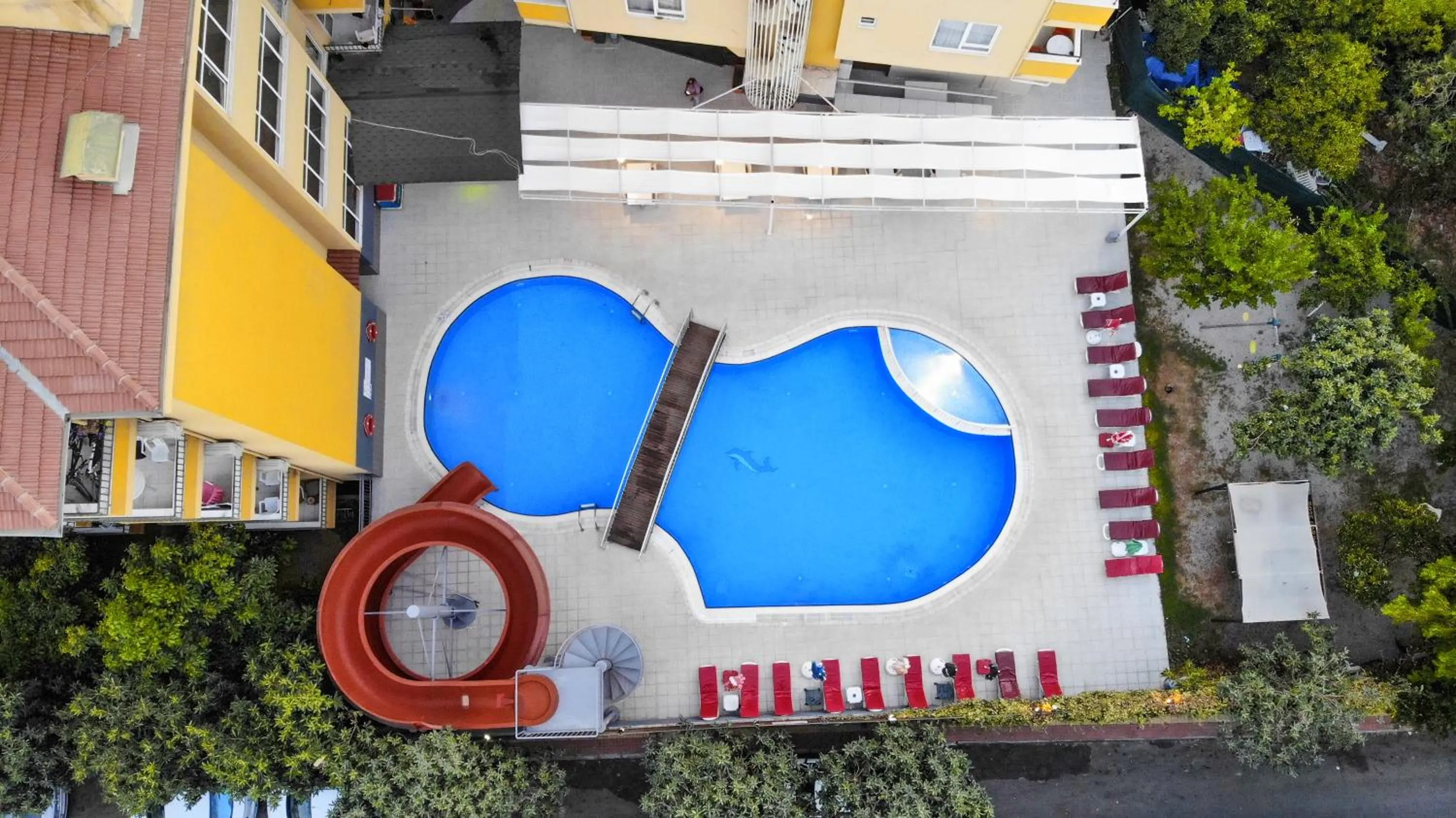 Swimming pool in Rose Garden Apart Hotel