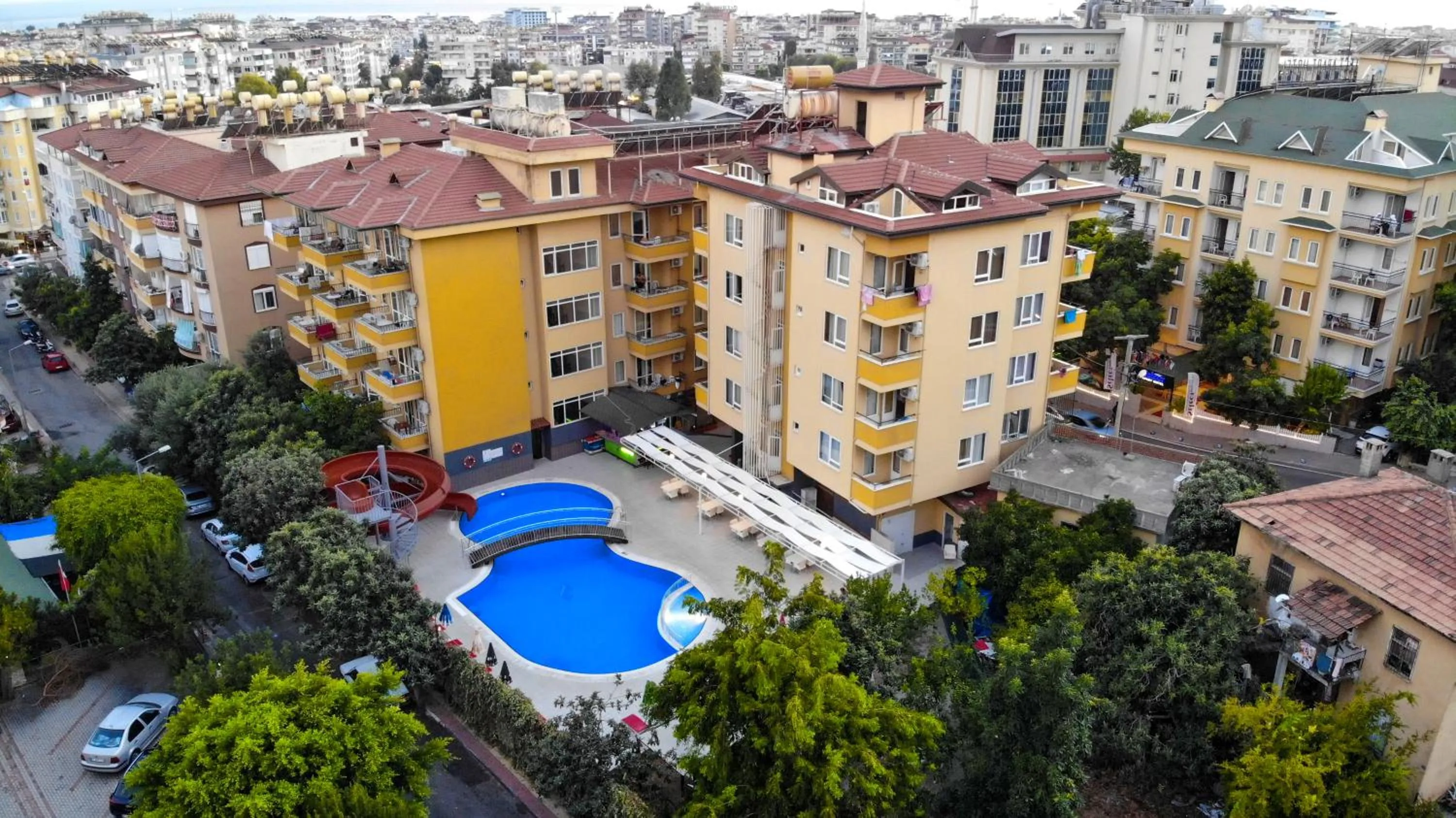 Swimming pool in Rose Garden Apart Hotel