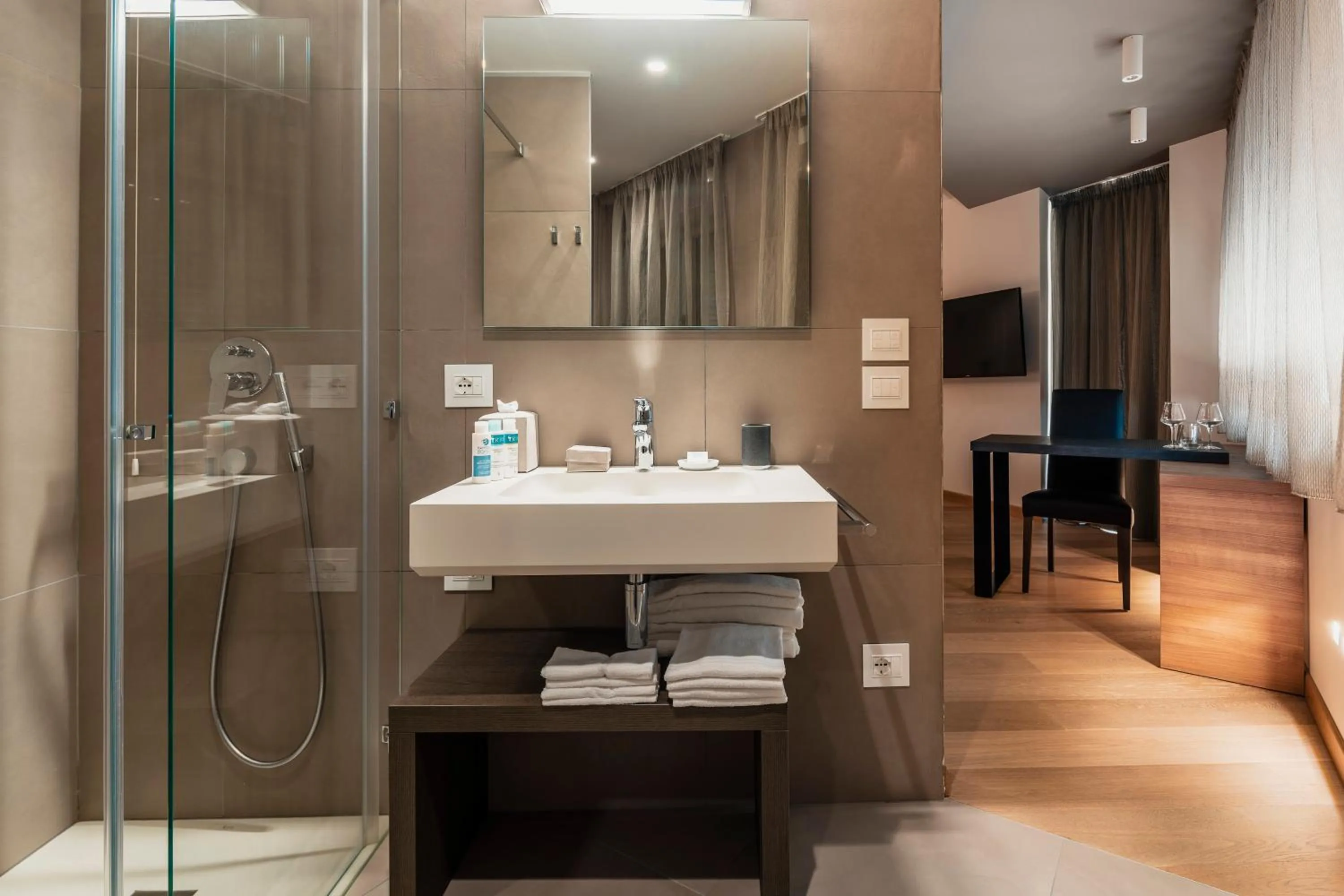 Bathroom in Suites Hotel Astor