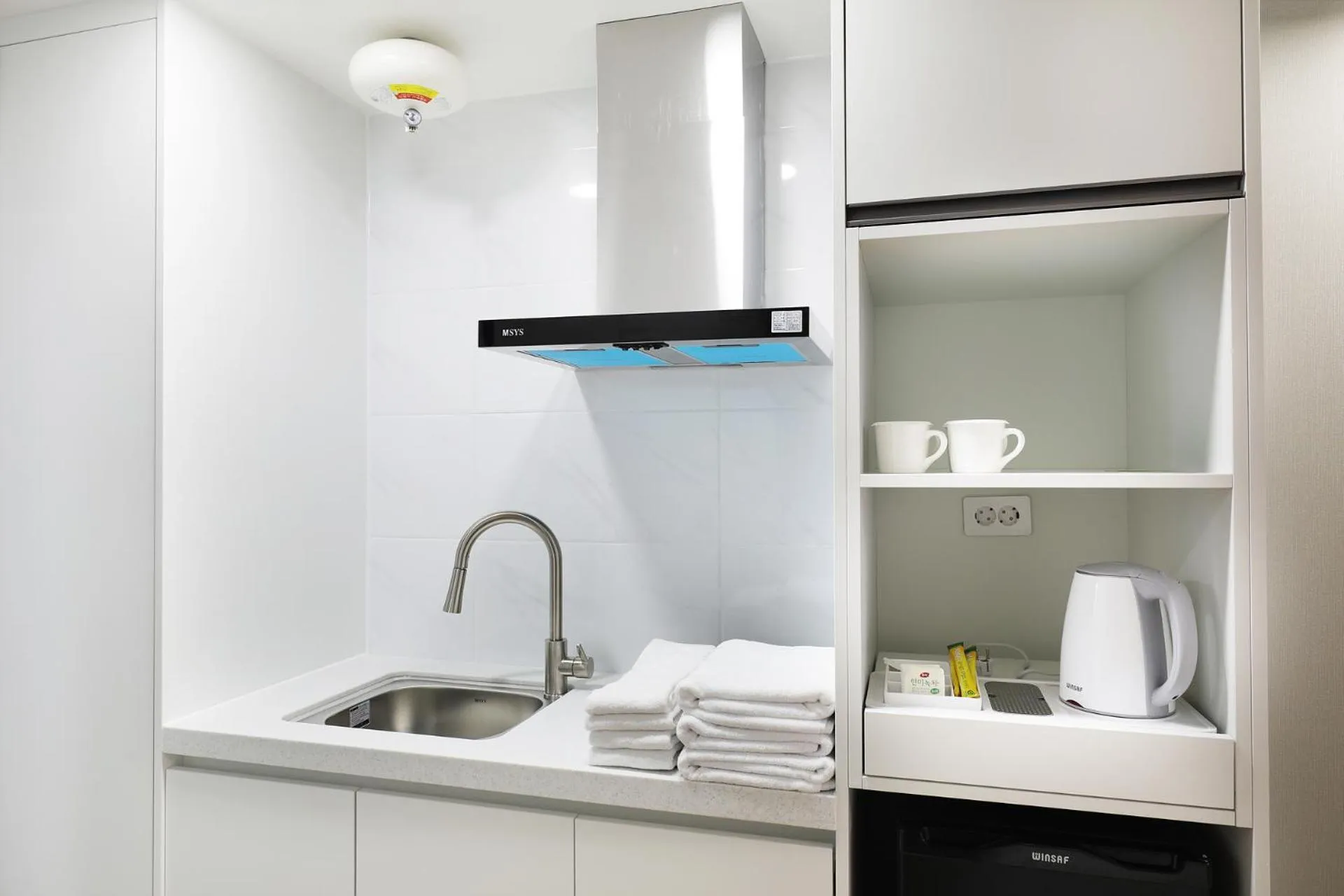 Kitchen or kitchenette in Mokpo Ocean Hotel