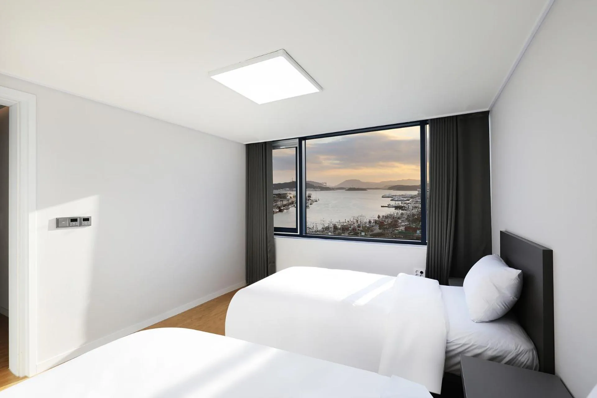 Natural landscape, Bed in Mokpo Ocean Hotel