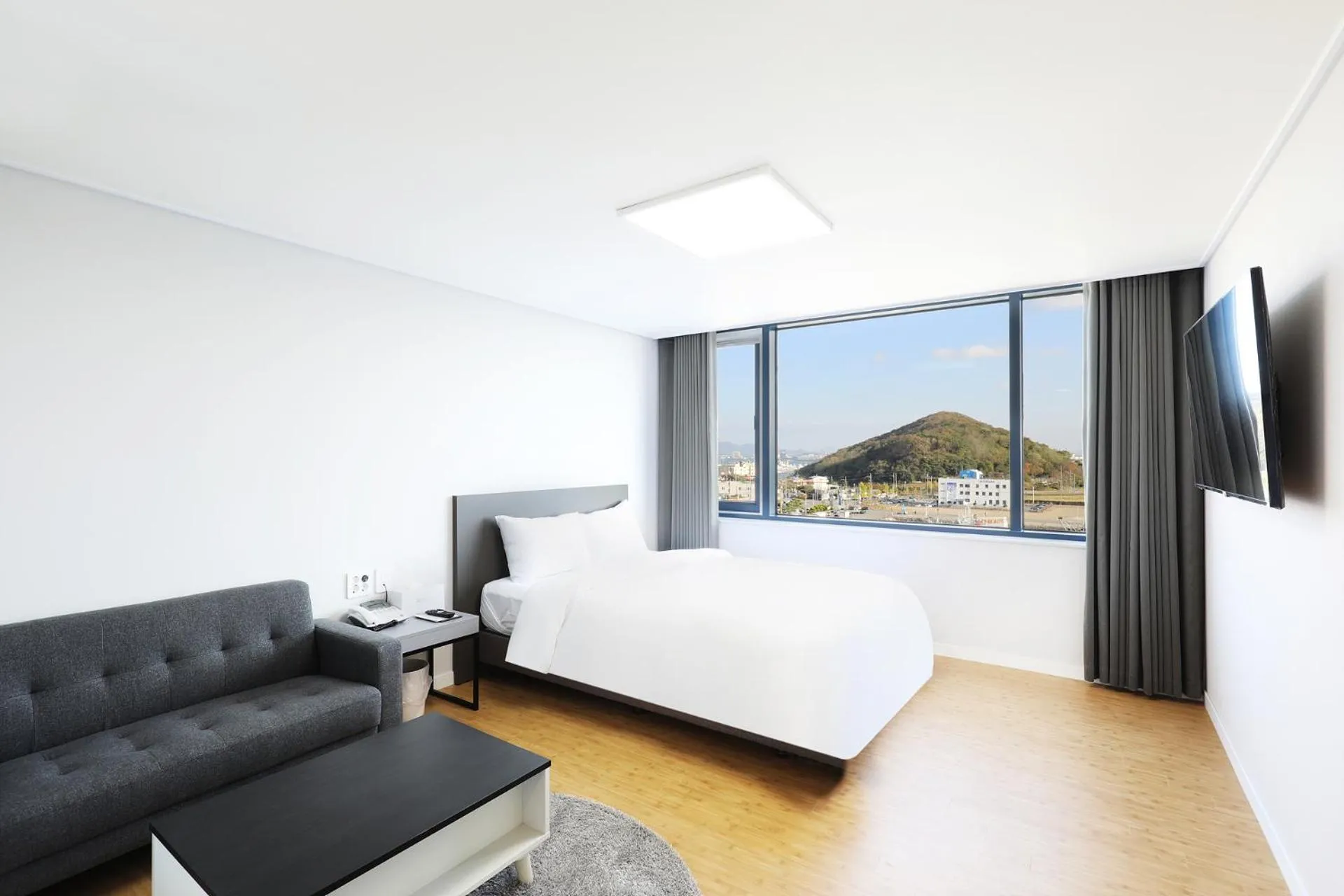 Natural landscape, Bed in Mokpo Ocean Hotel