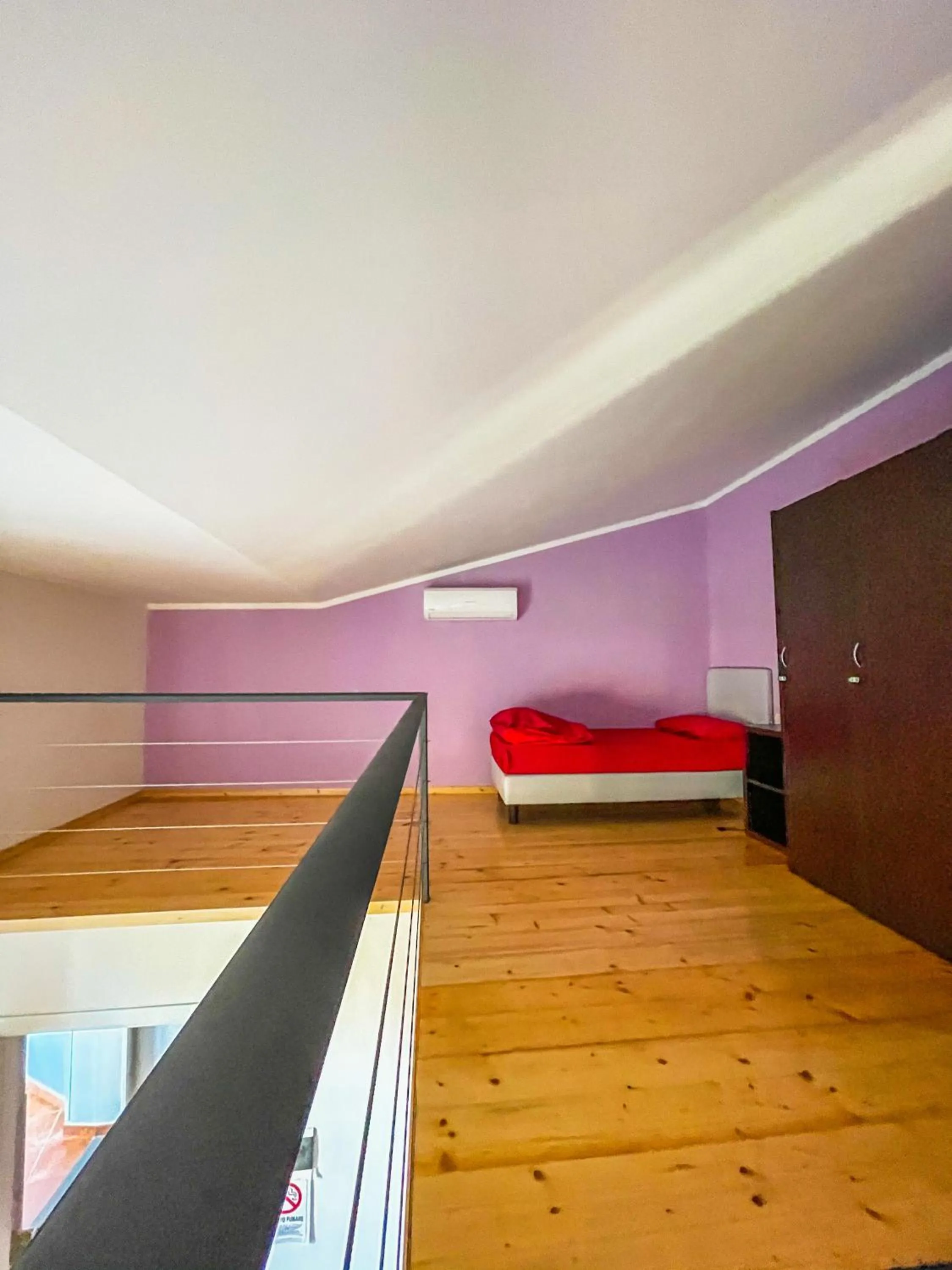 Bed in Emerald Palace