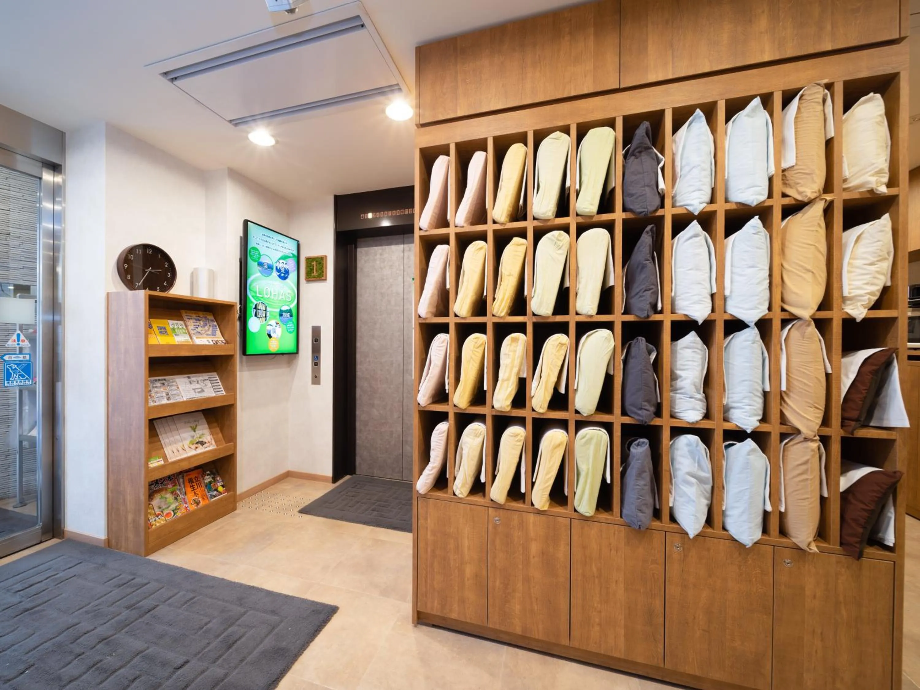 Lobby or reception in Super Hotel Tokyo JR Tachikawa Kitaguchi