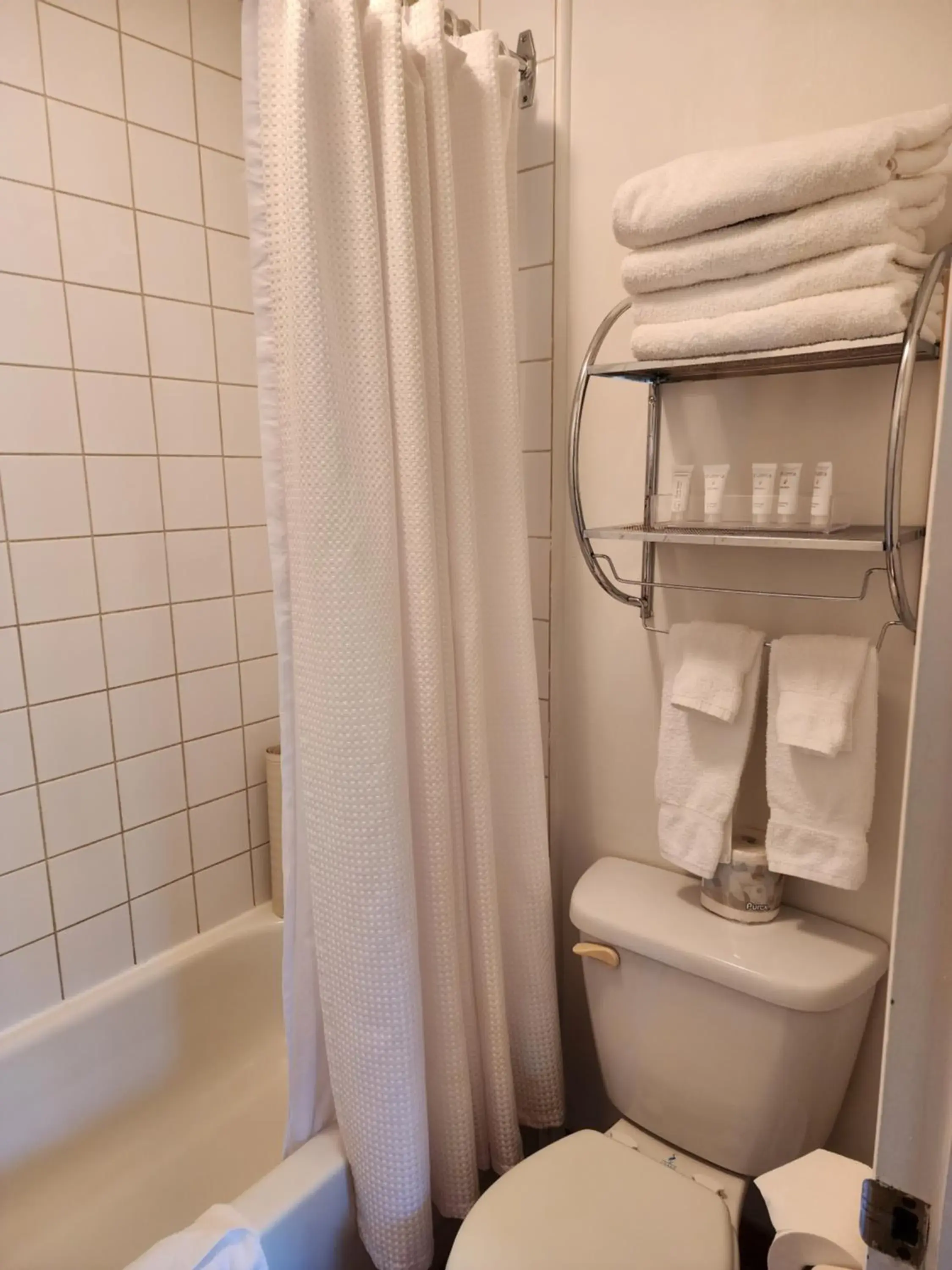 Deluxe Double Room with Balcony and Sea View in Auberge des Nuages Deluxe Double Room with Balcony and Sea View in Auberge des Nuages