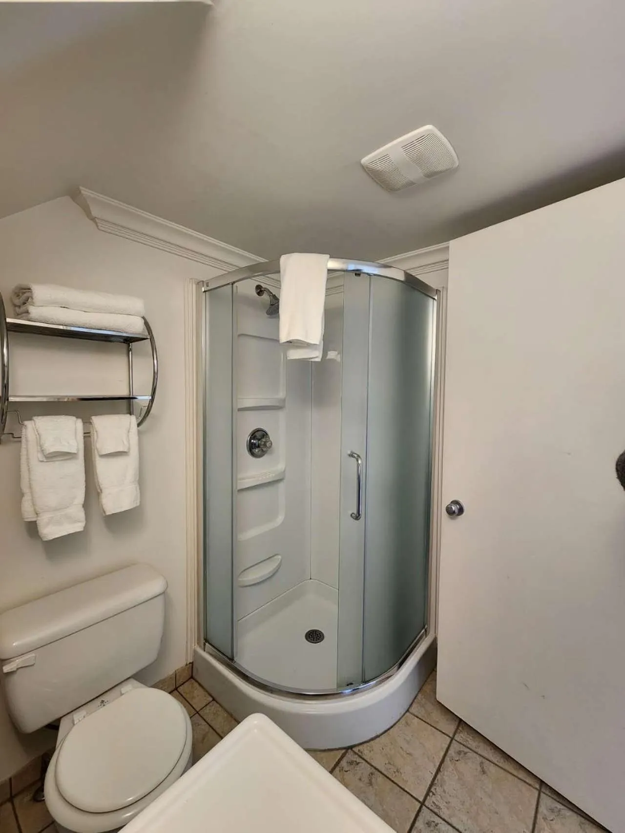 Shower in Auberge des Nuages