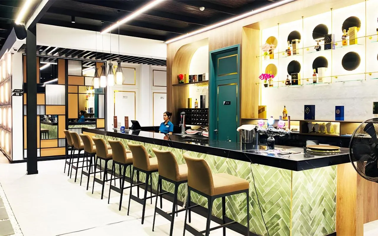 Lounge or bar in SIHA Hotel & Casino