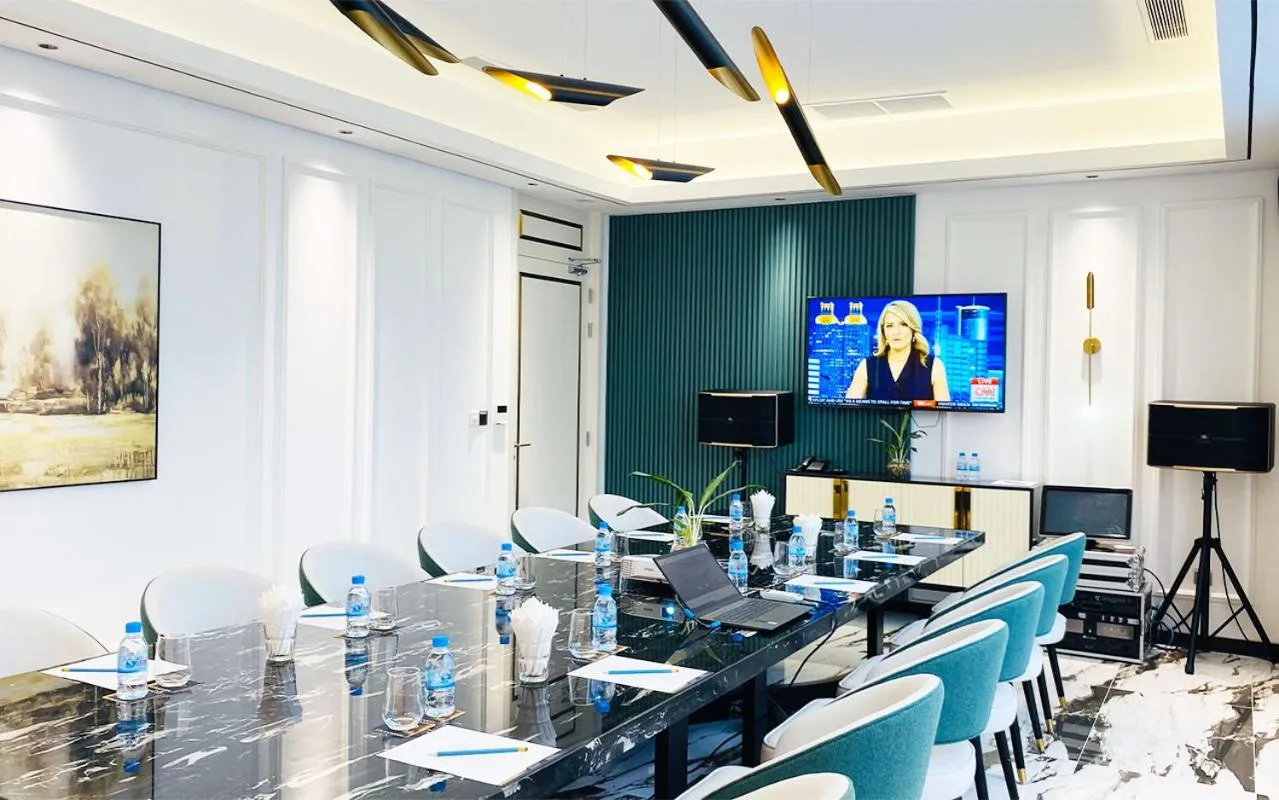 Evening entertainment in SIHA Hotel & Casino