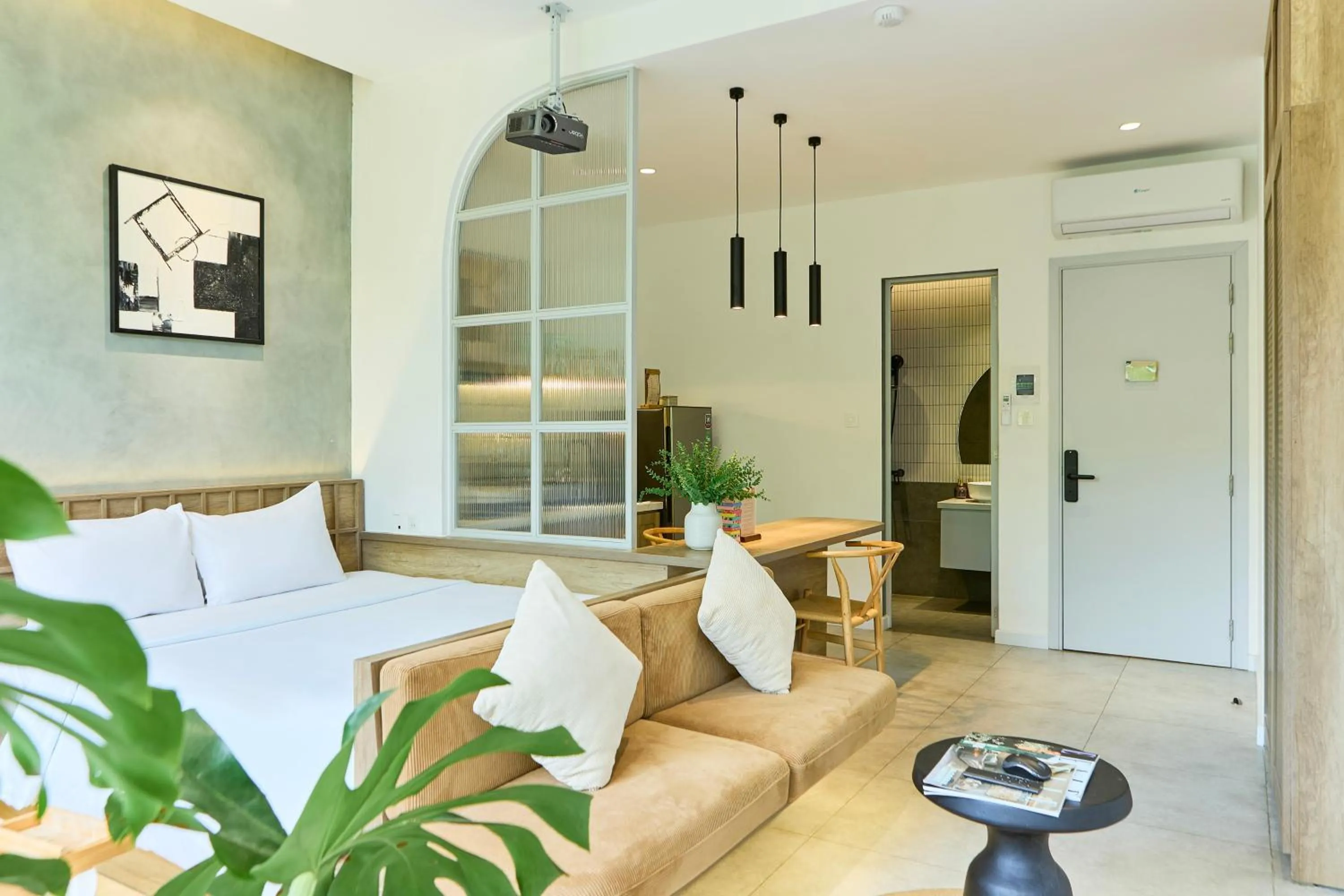 Bed in Kin Wander Tân Phong, The Moonage