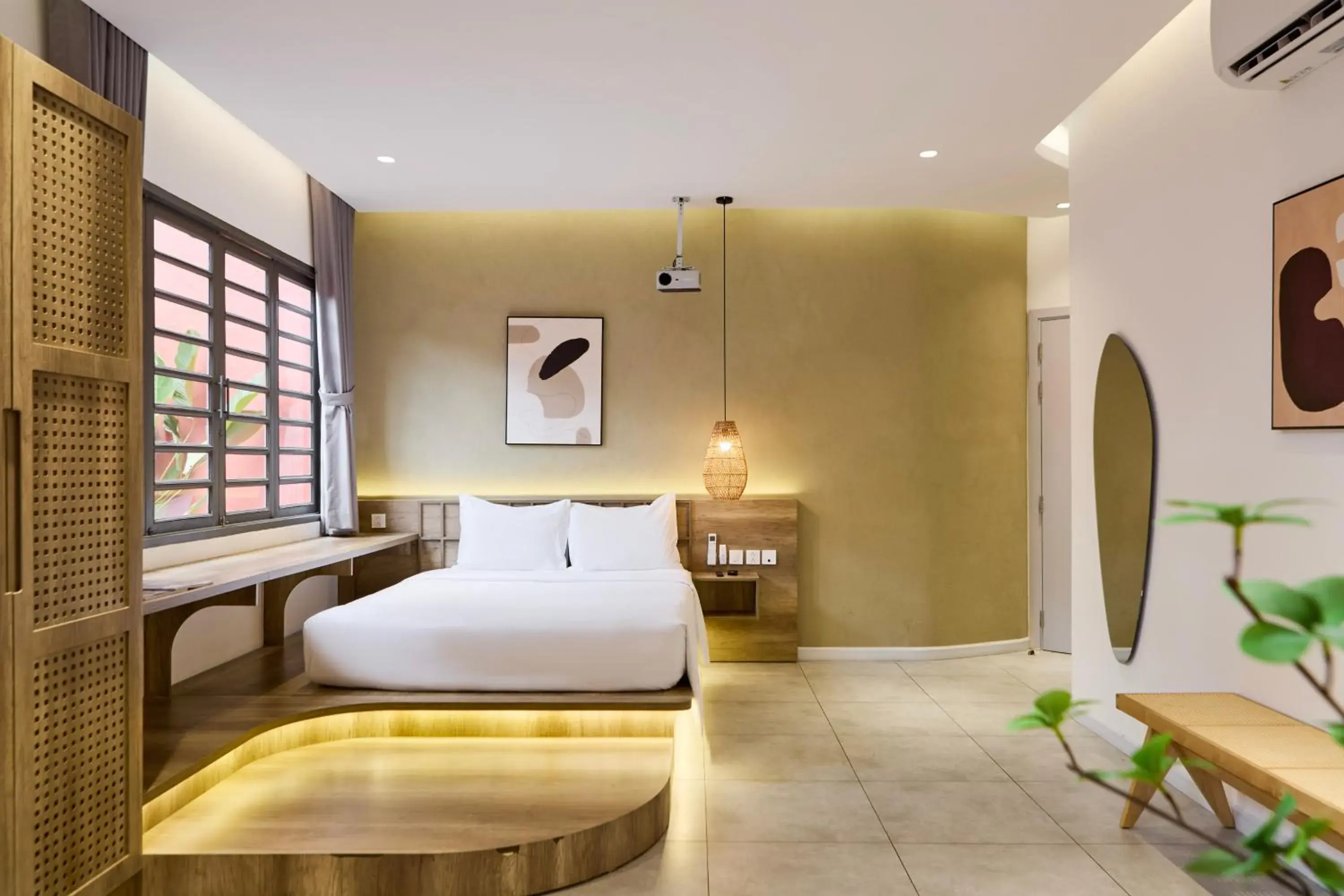 Deluxe Queen Room in Kin Wander Tân Phong, The Moonage Deluxe Queen Room in Kin Wander Tân Phong, The Moonage