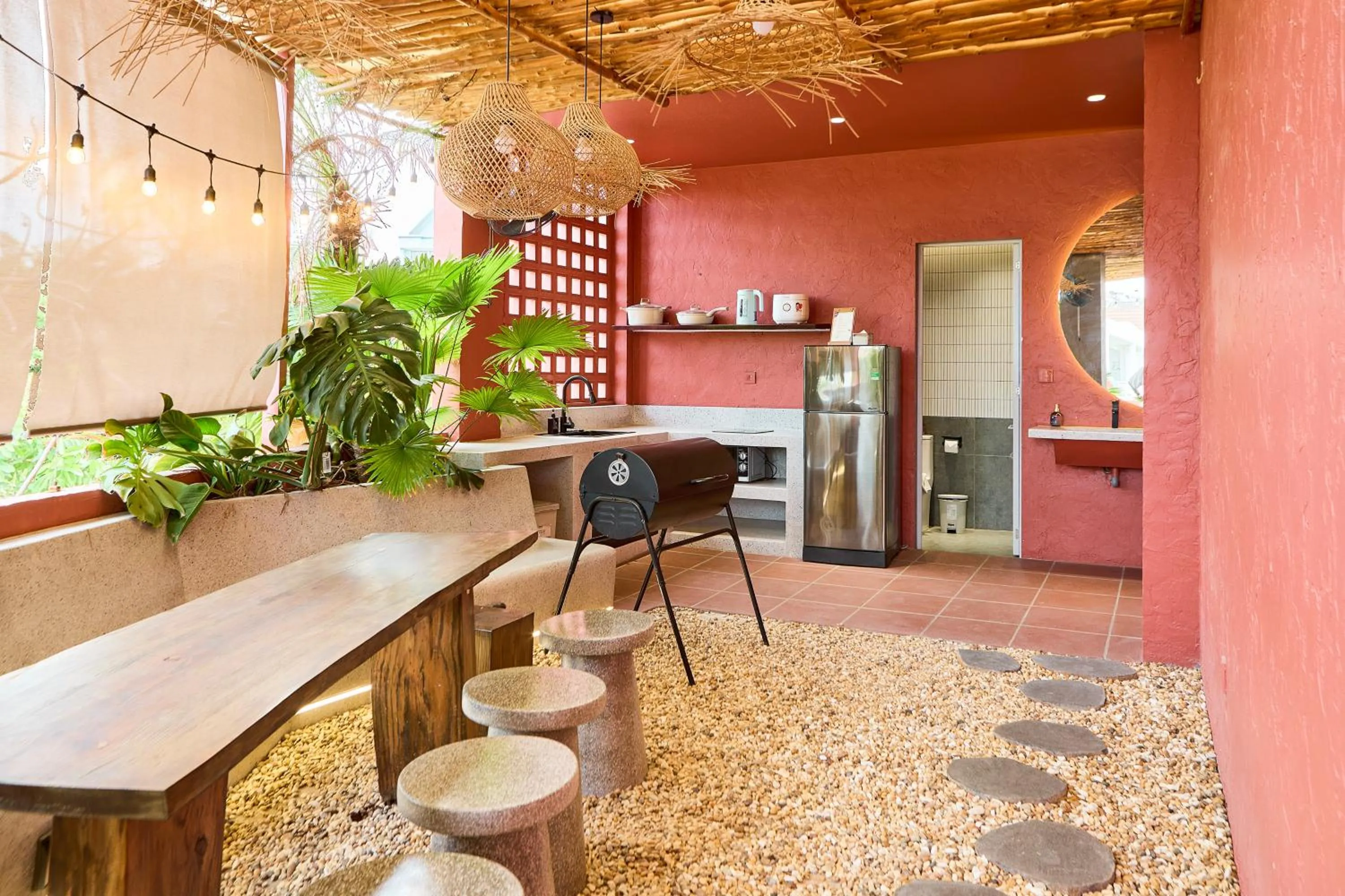 Off site in Kin Wander Tân Phong, The Moonage