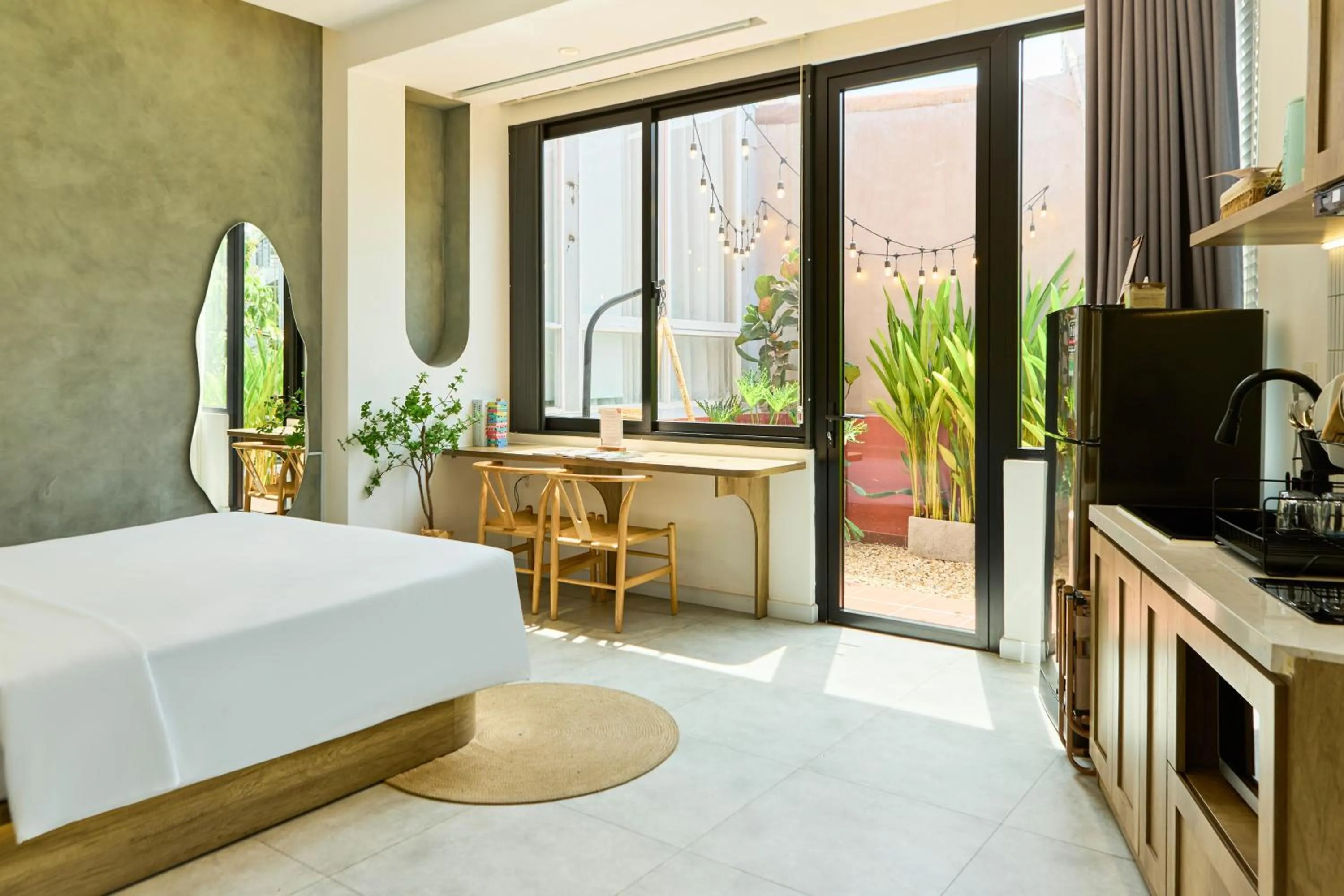 Bed in Kin Wander Tân Phong, The Moonage