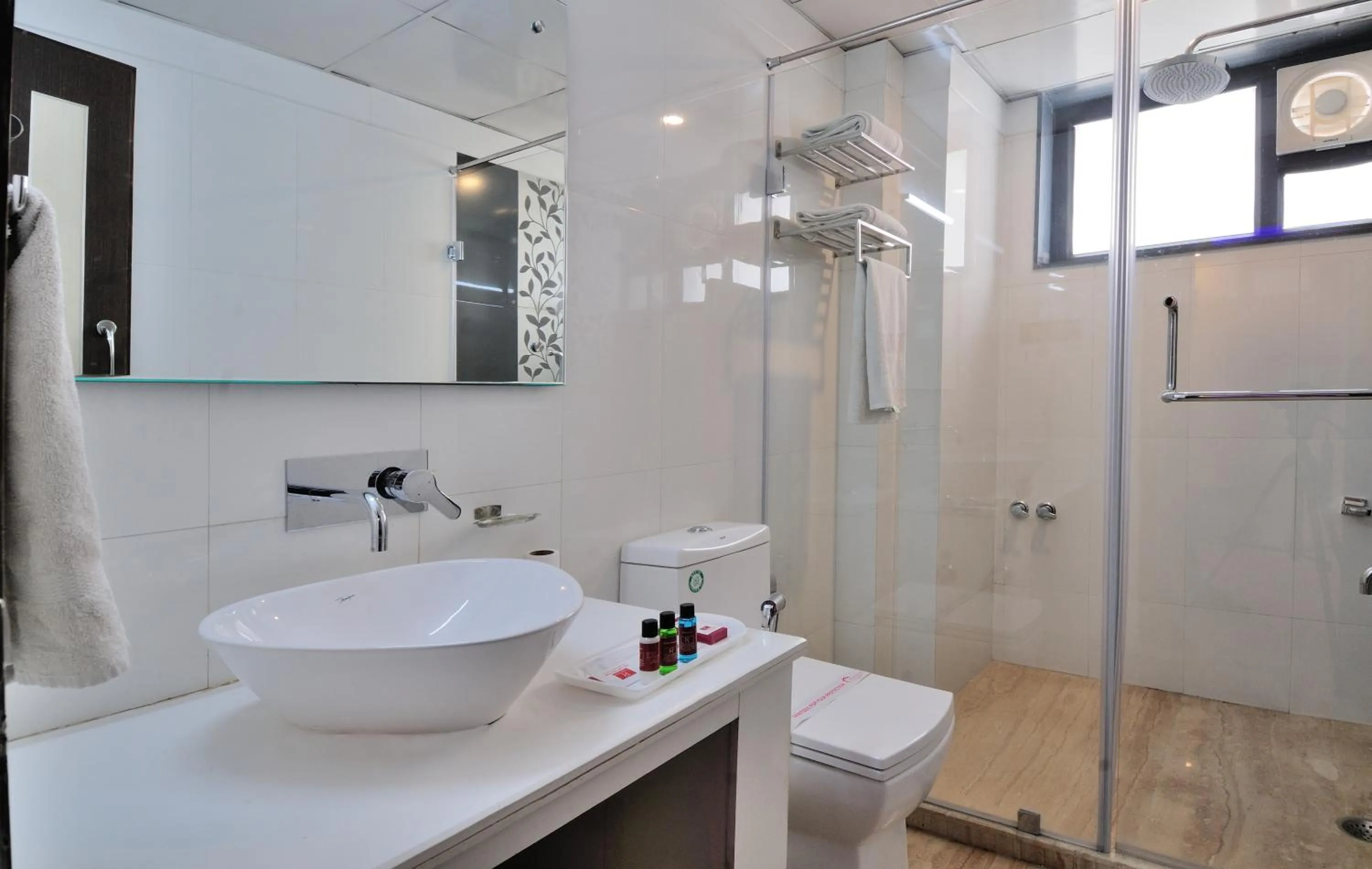 Bathroom in Hotel Crystal Ganga Heights 5 Min from Har Ki Pauri