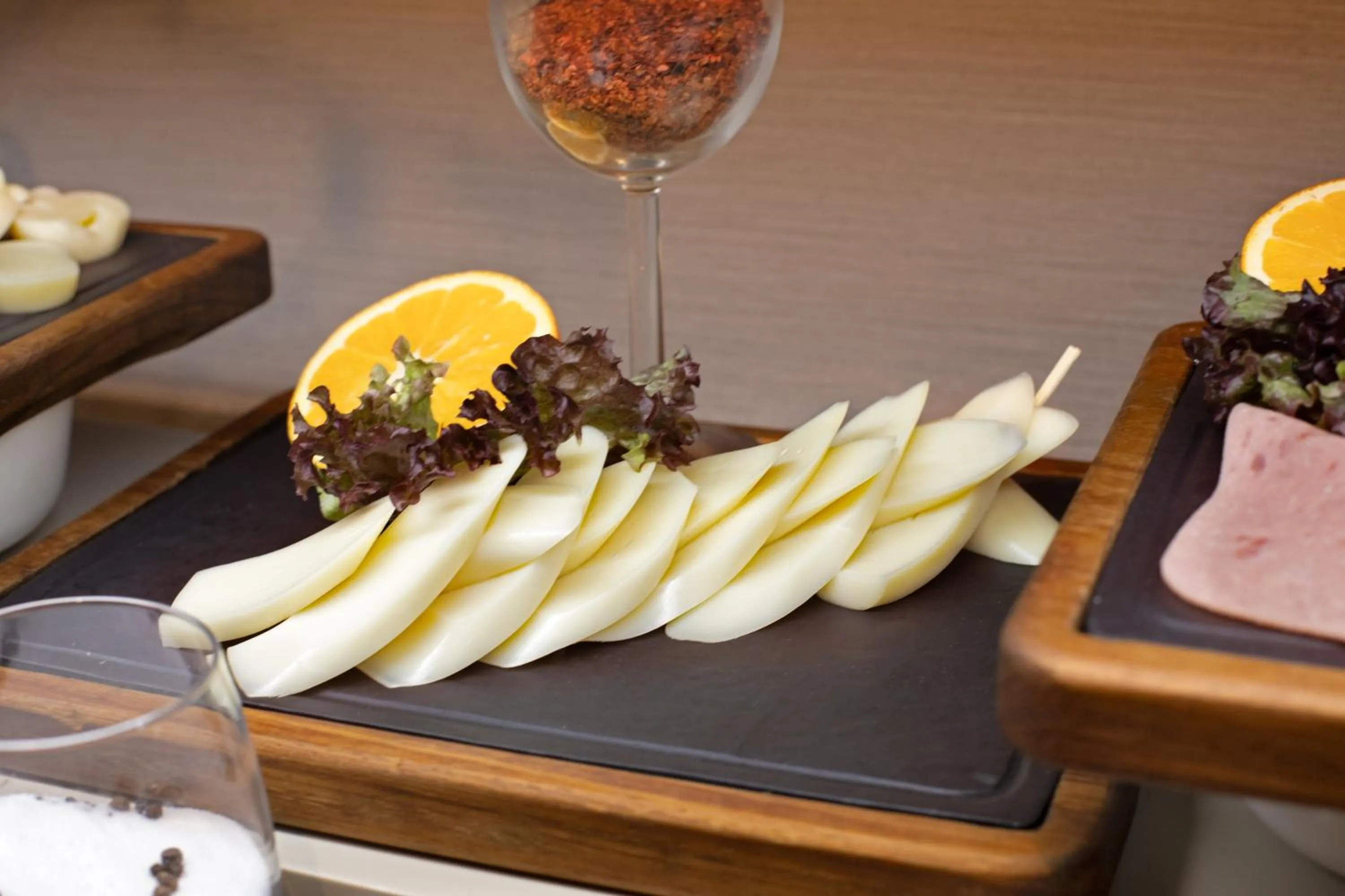 Restaurant/places to eat in Bentley Hotel Old City-Special Class