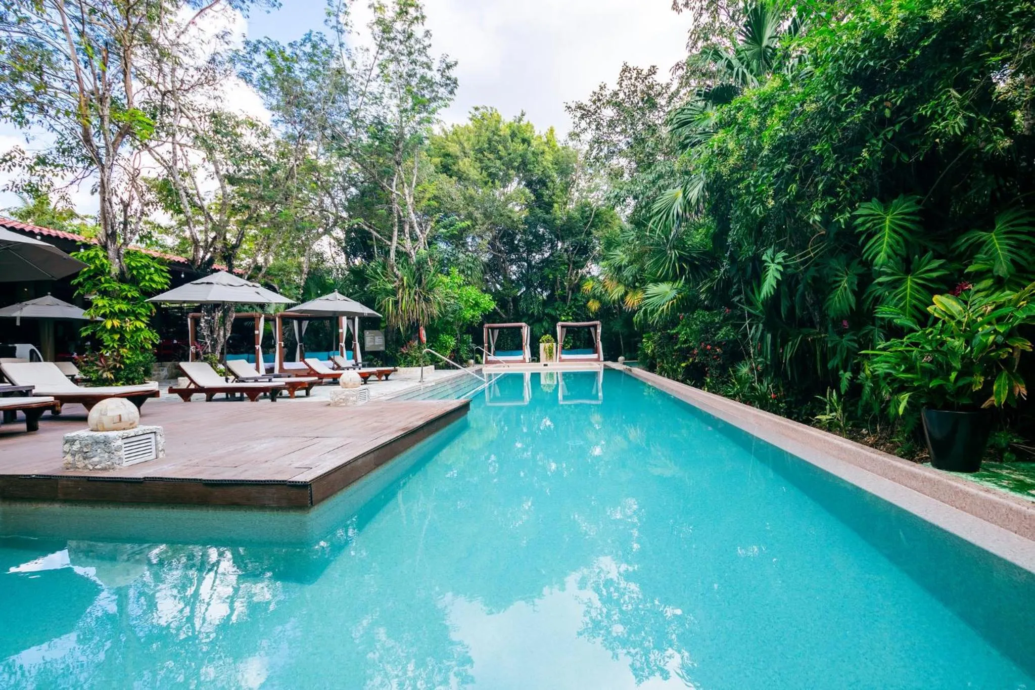 Swimming pool in The Explorean Cozumel All Inclusive