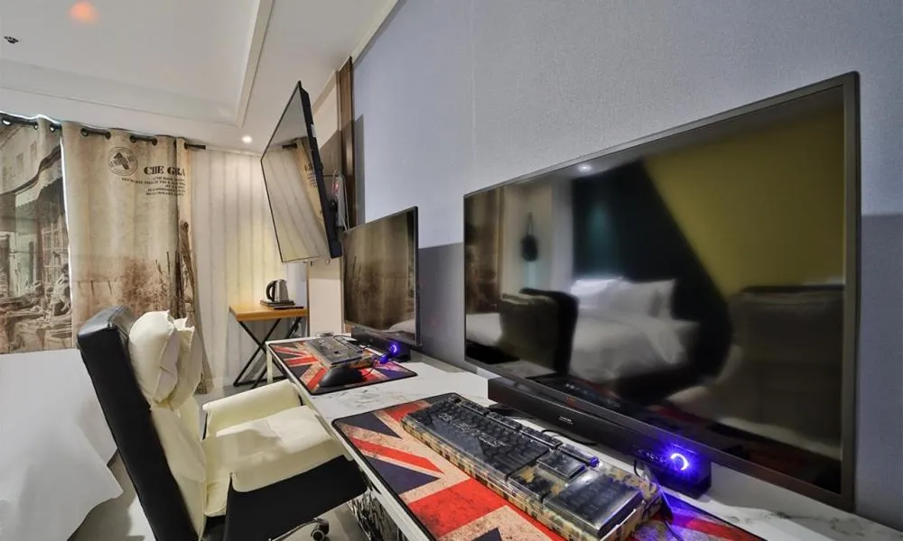 TV and multimedia in Changwon Hotel Baba