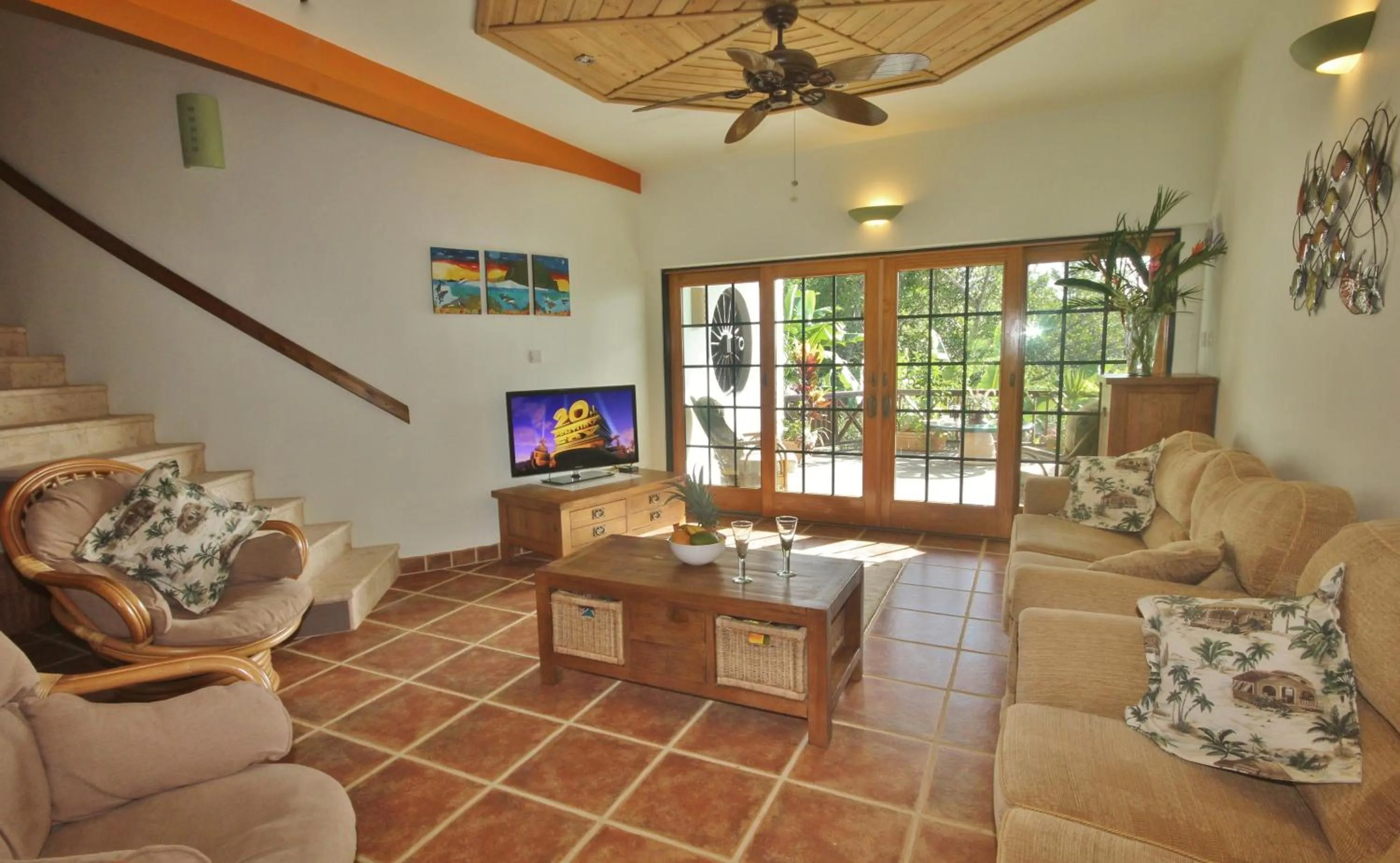 TV and multimedia in Tropical Hideaway