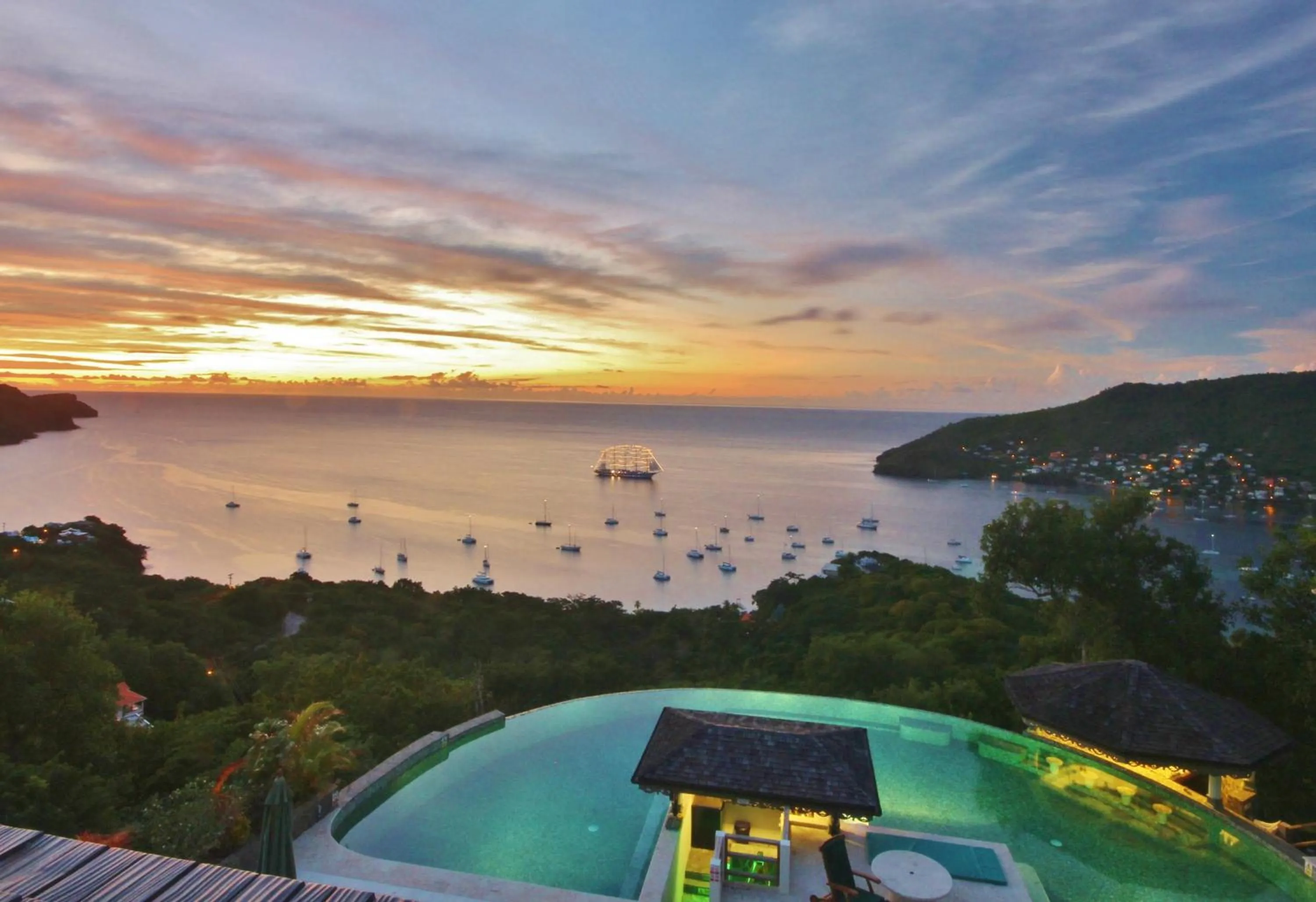 Lounge or bar in Tropical Hideaway