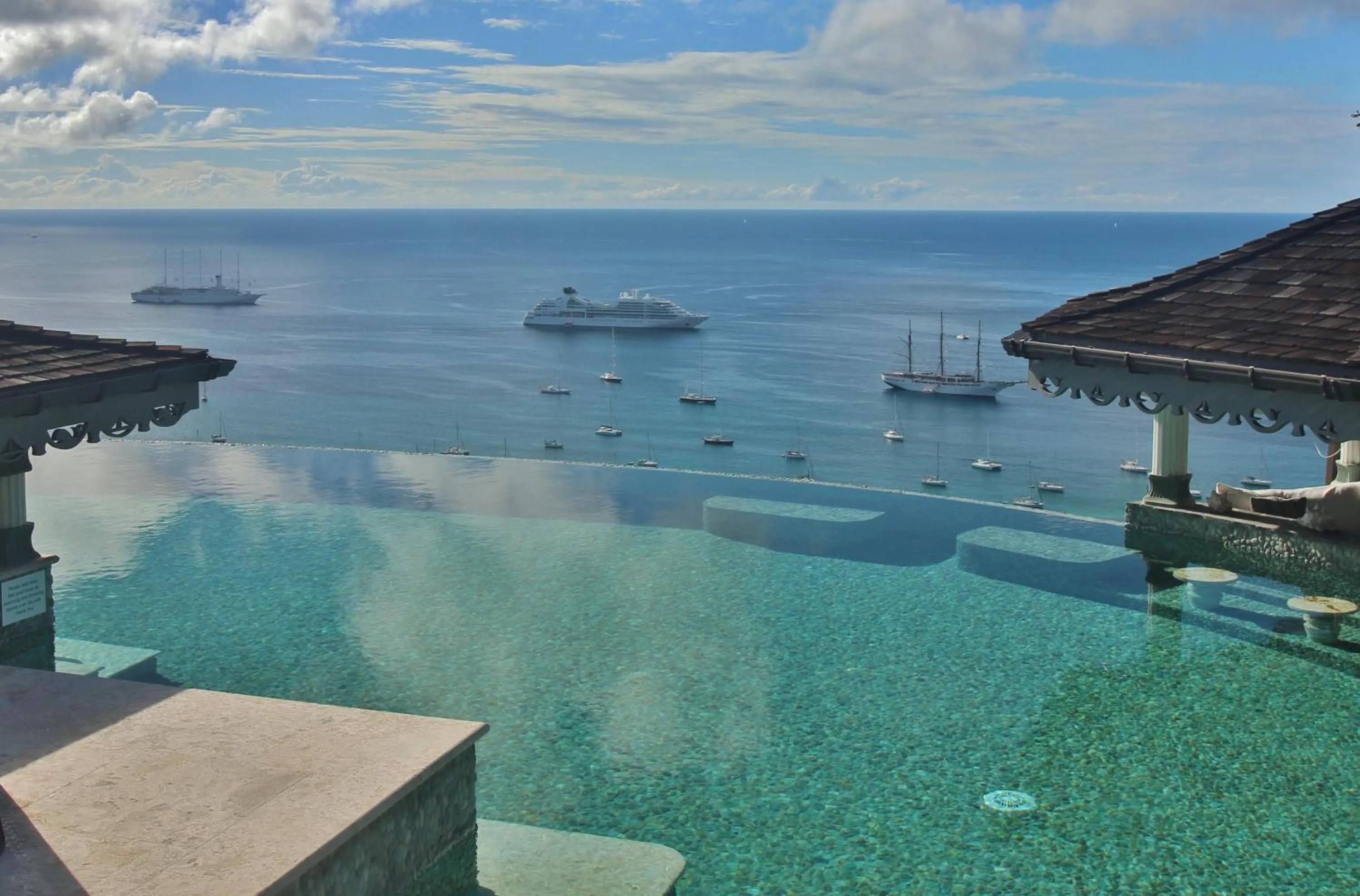 Pool view in Tropical Hideaway