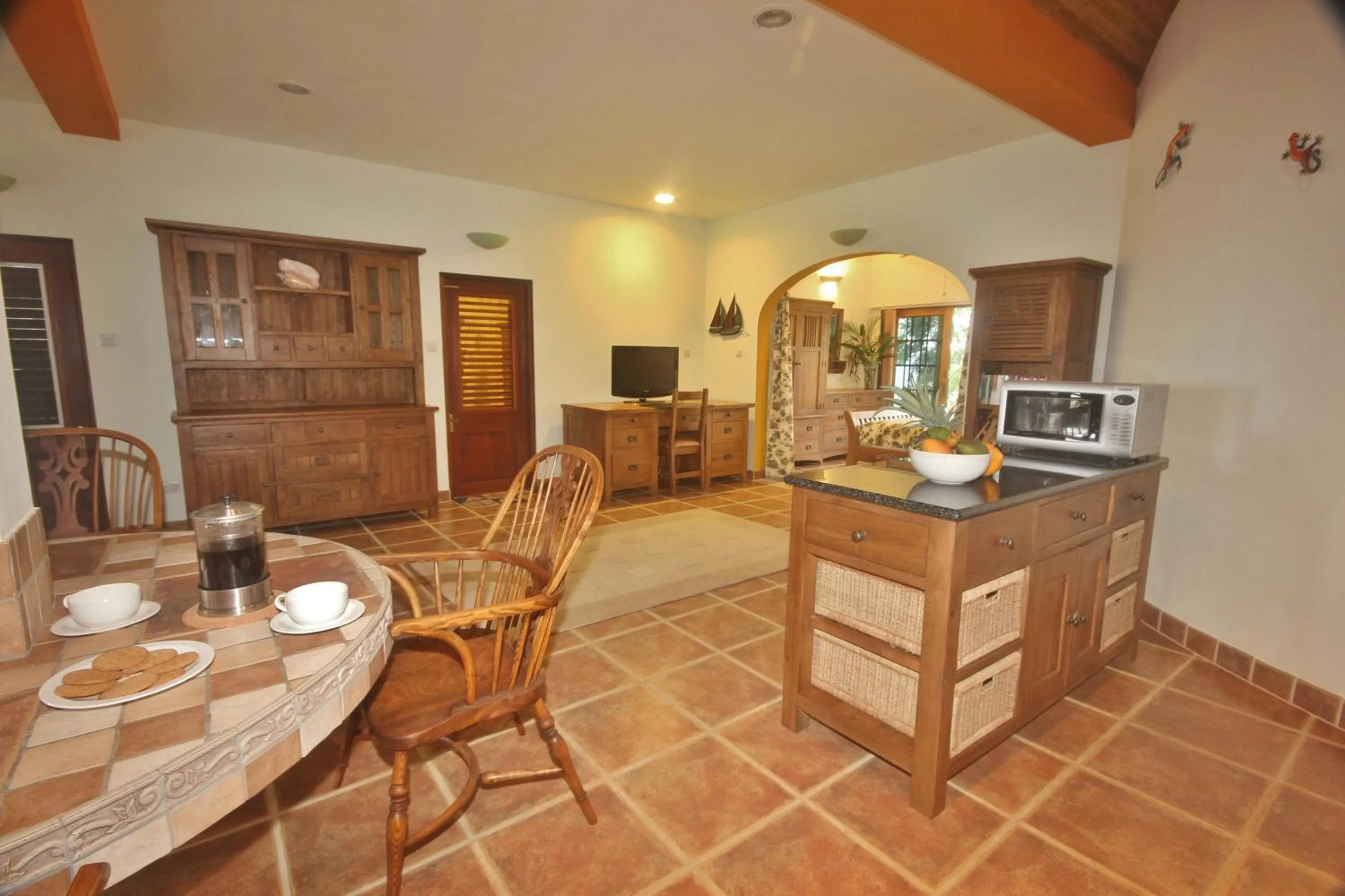 Kitchen or kitchenette in Tropical Hideaway