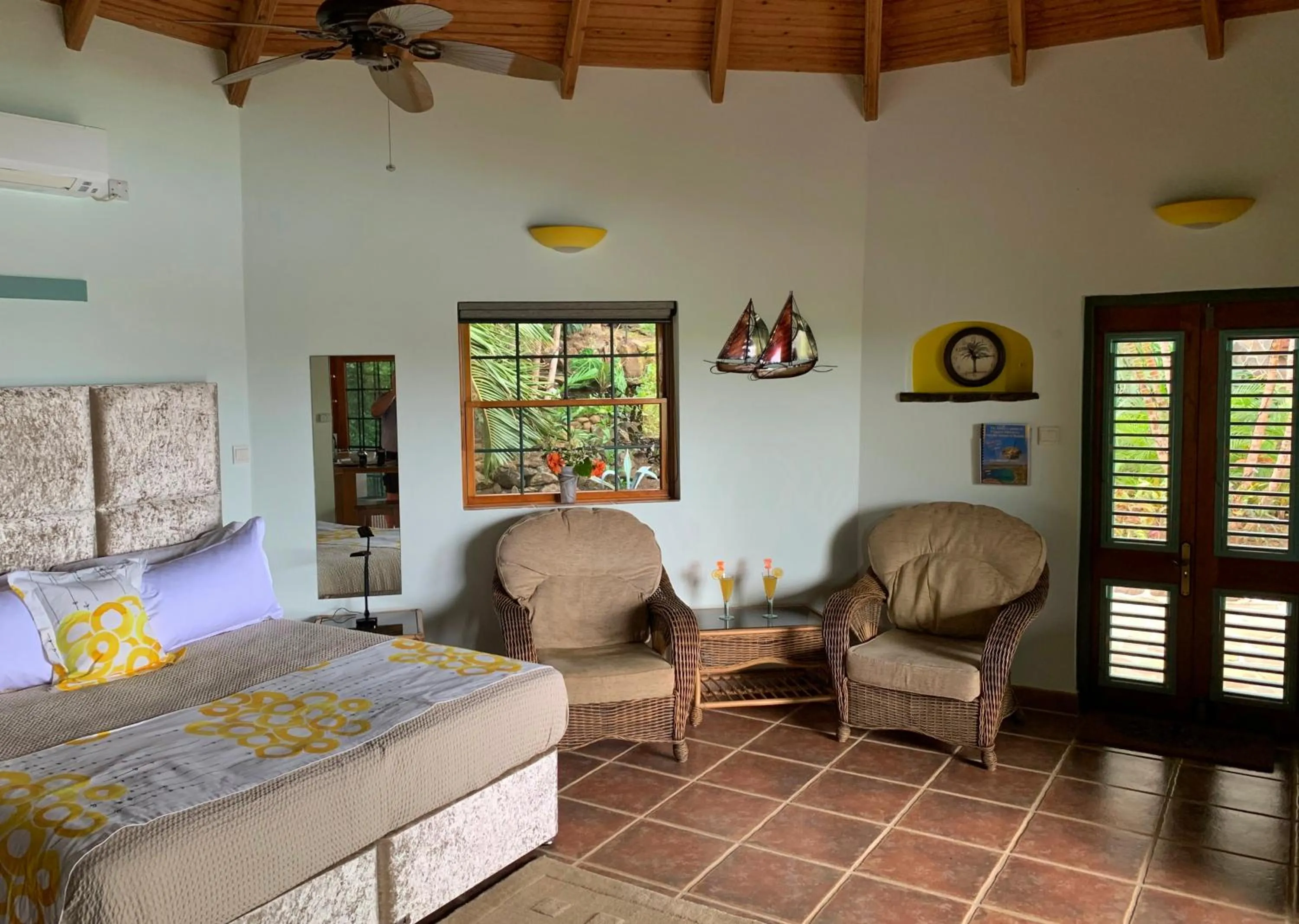 Property building, Bed in Tropical Hideaway