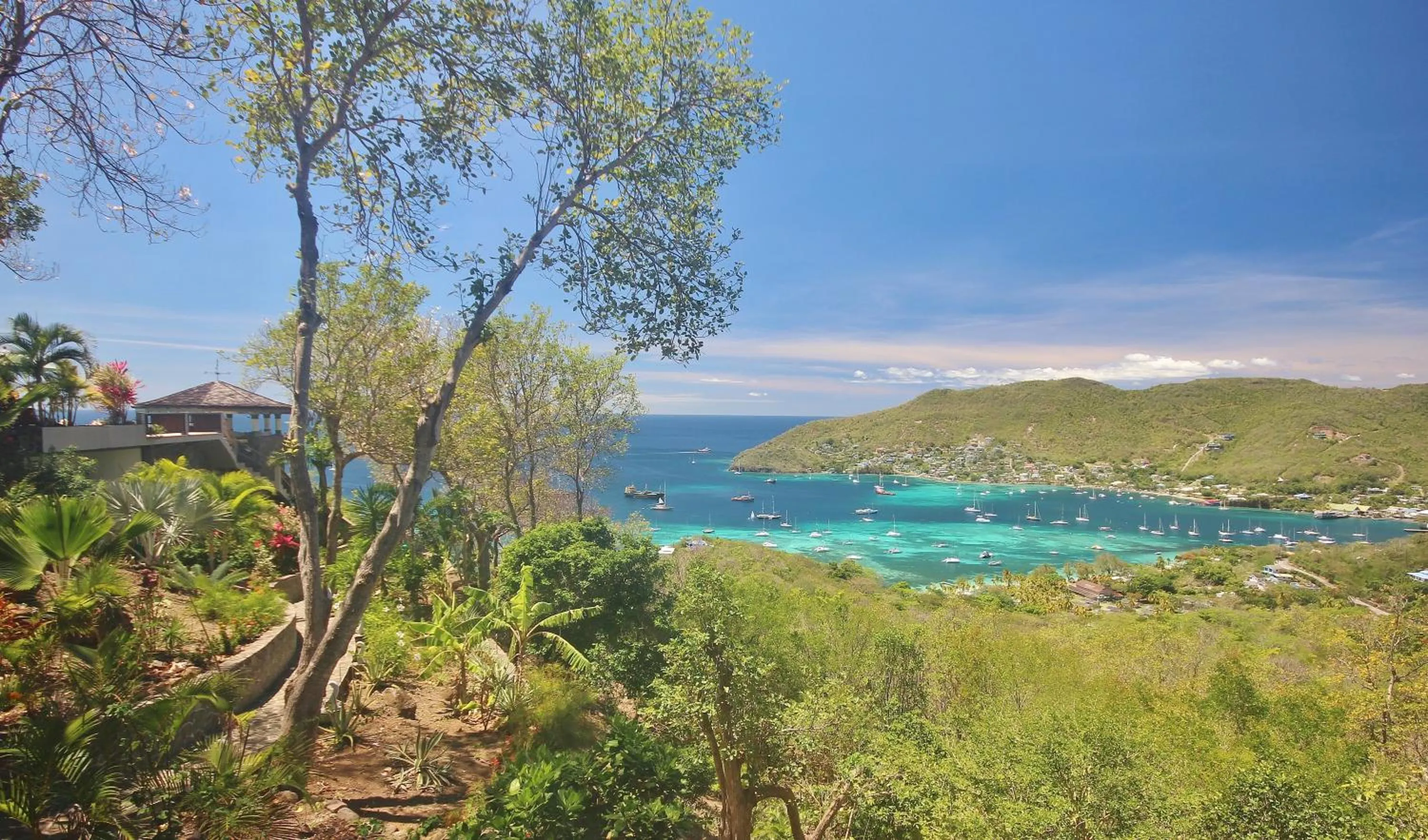 Mountain view in Tropical Hideaway