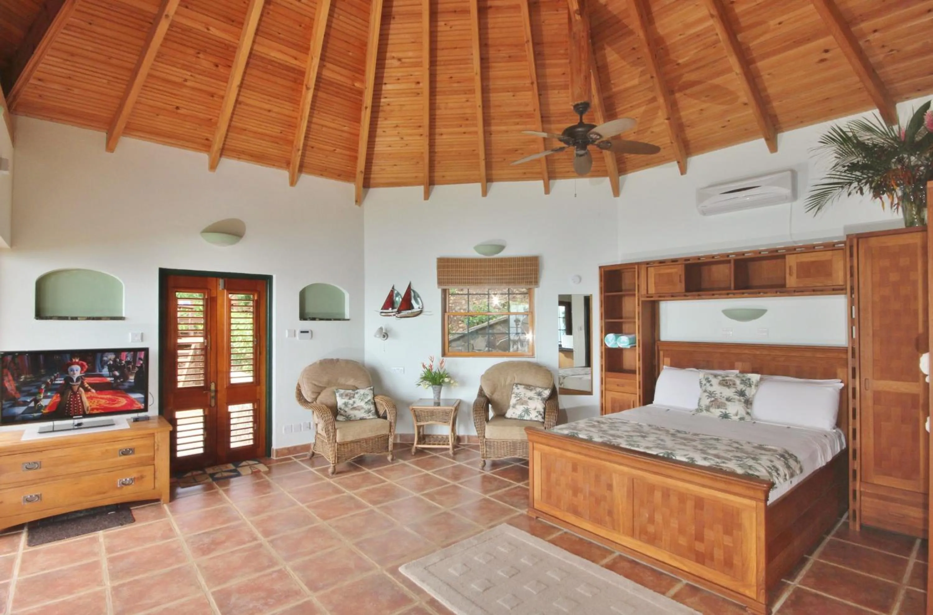 TV and multimedia in Tropical Hideaway