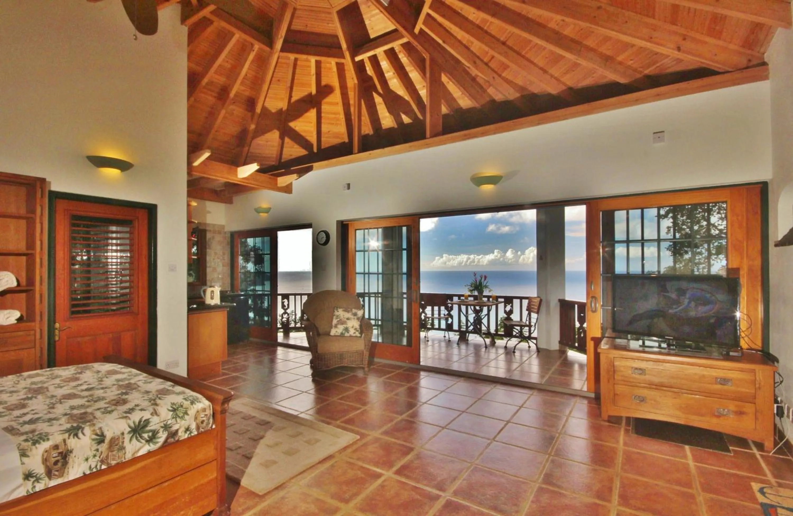 Patio, Bed in Tropical Hideaway