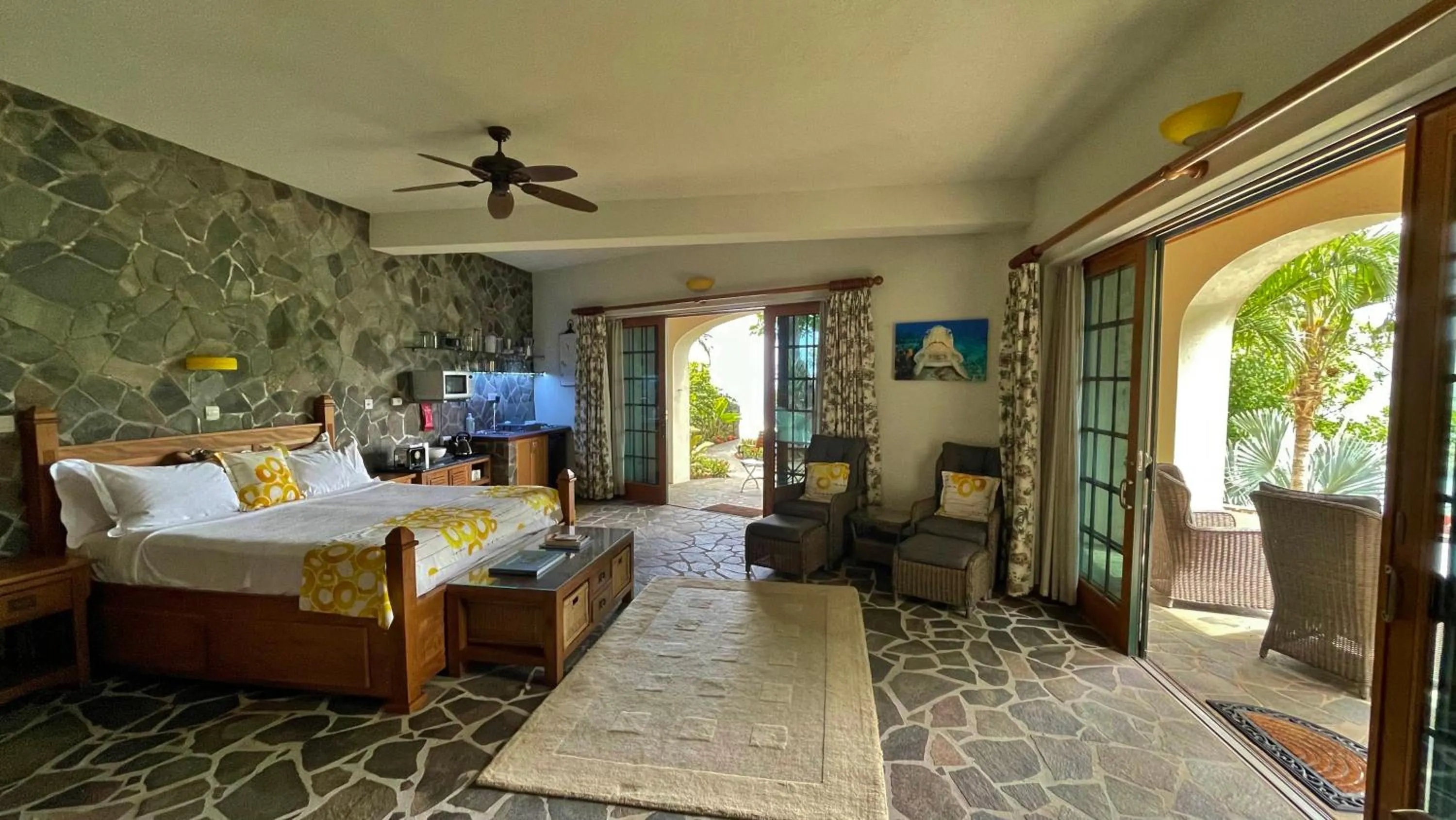 Property building, Bed in Tropical Hideaway