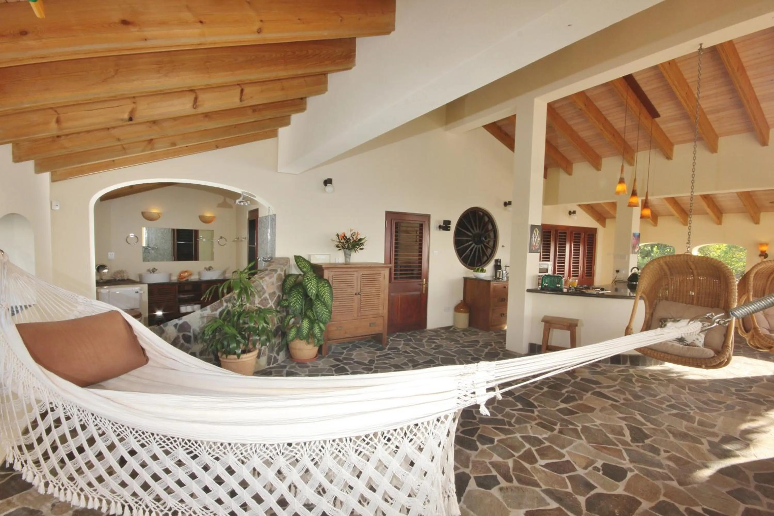 Shower in Tropical Hideaway