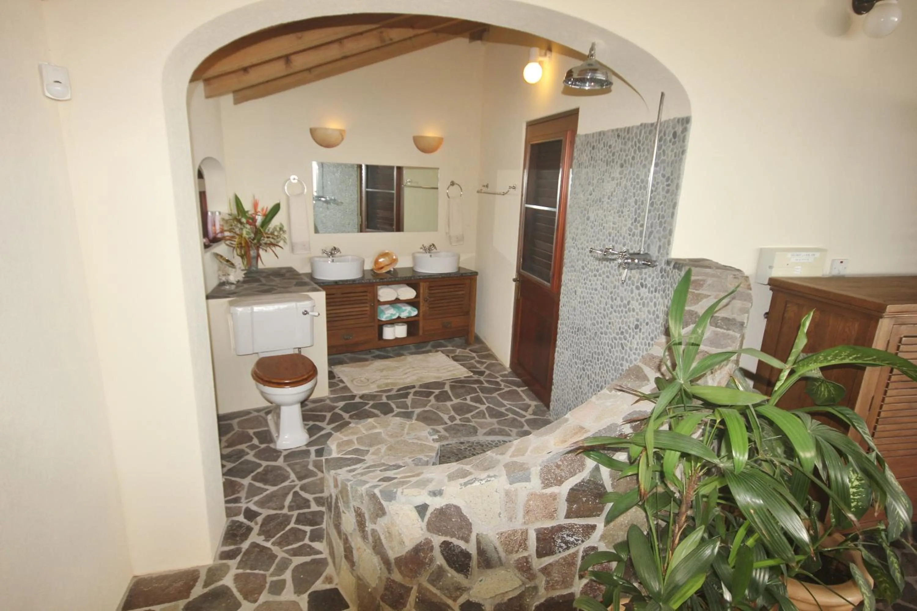 Shower in Tropical Hideaway