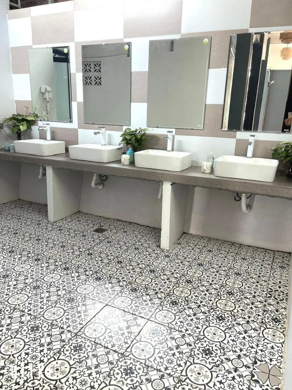 Bathroom in Woodstock Beach Camp