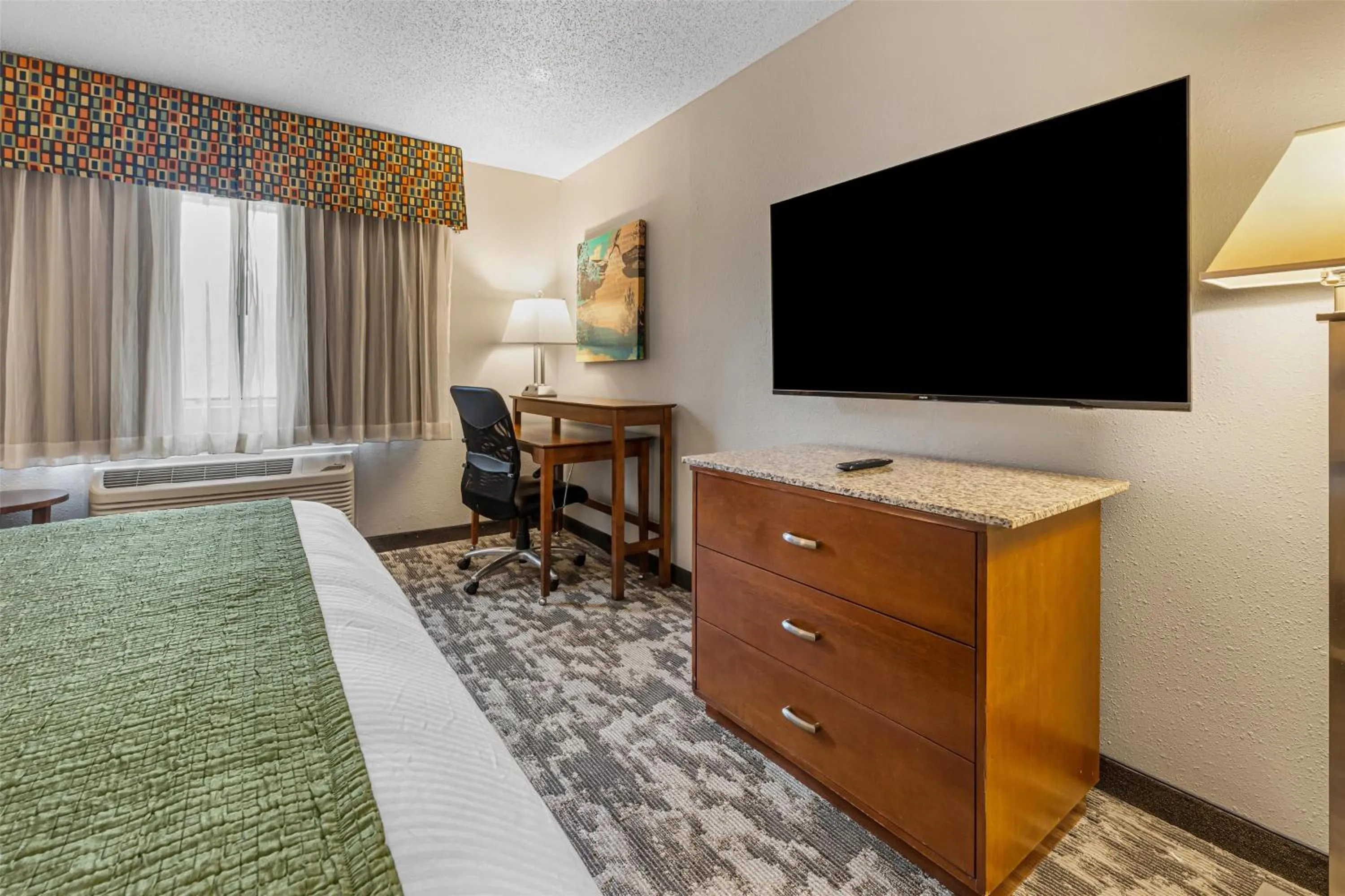 Bedroom, Bed in Best Western Ambassador Inn & Suites