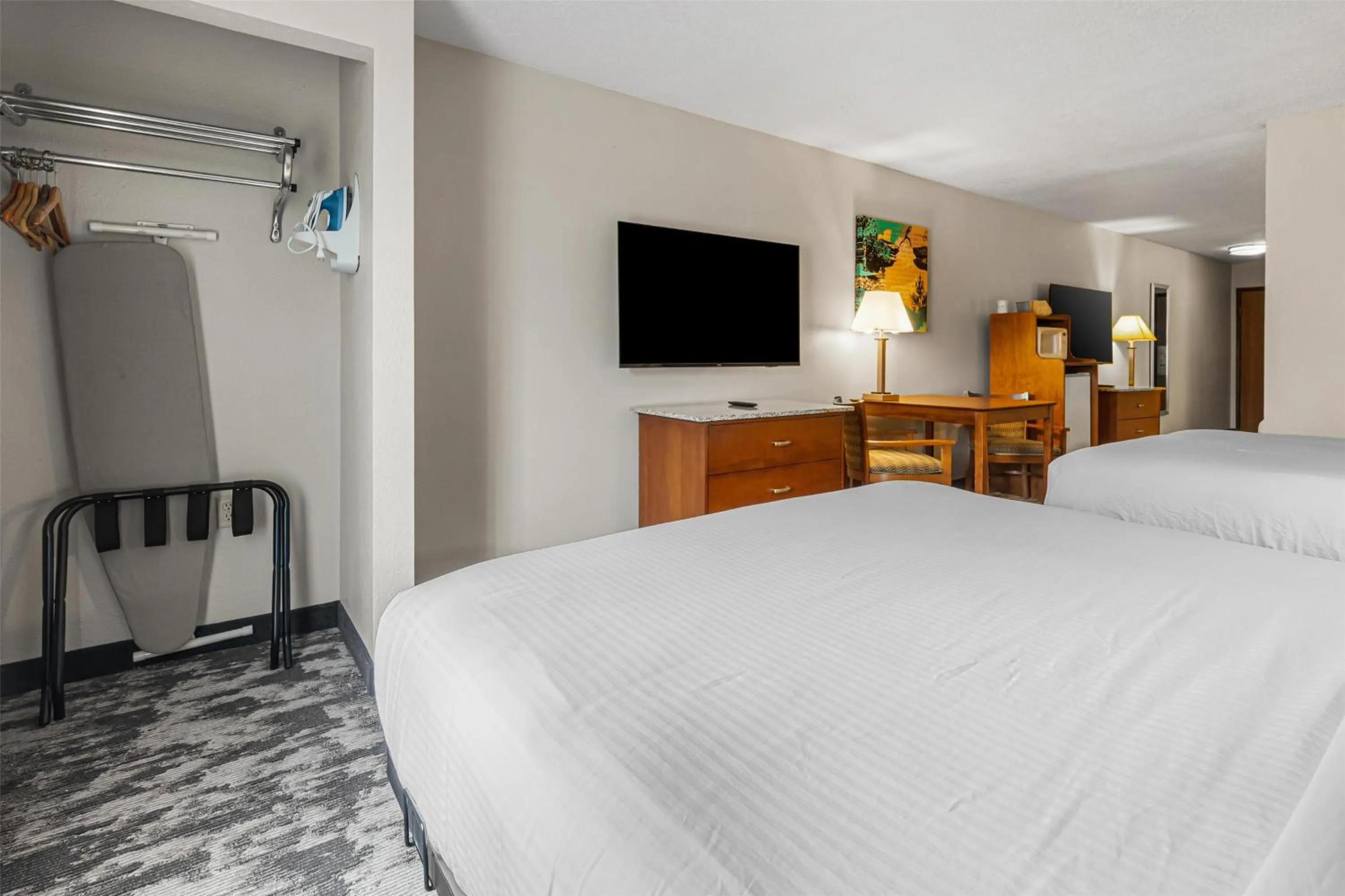 Bedroom, Bed in Best Western Ambassador Inn & Suites