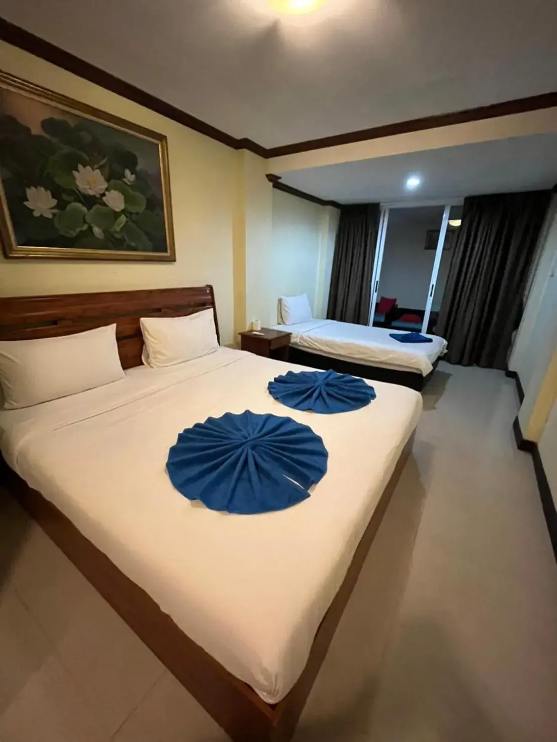 Triple Room in Blueskyhouse Patong Triple Room in Blueskyhouse Patong