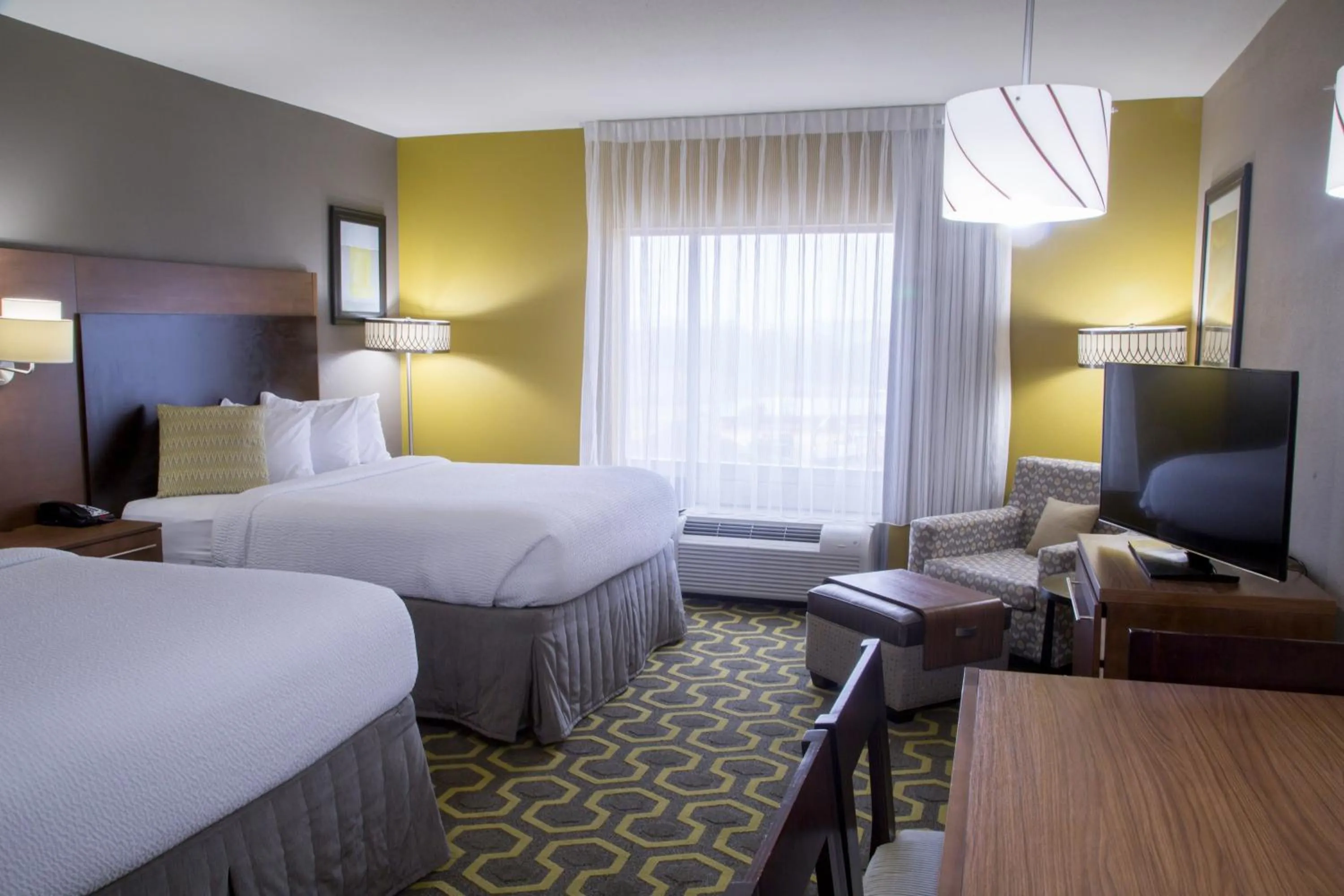 Photo of the whole room, Bed in TownePlace Suites by Marriott Oxford