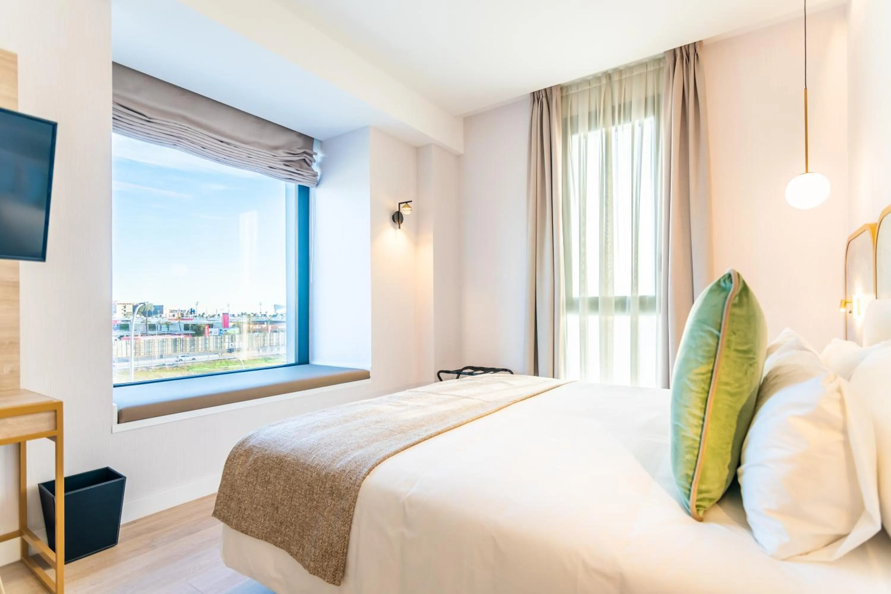 Bedroom, Bed in Hotel Málaga Vibes