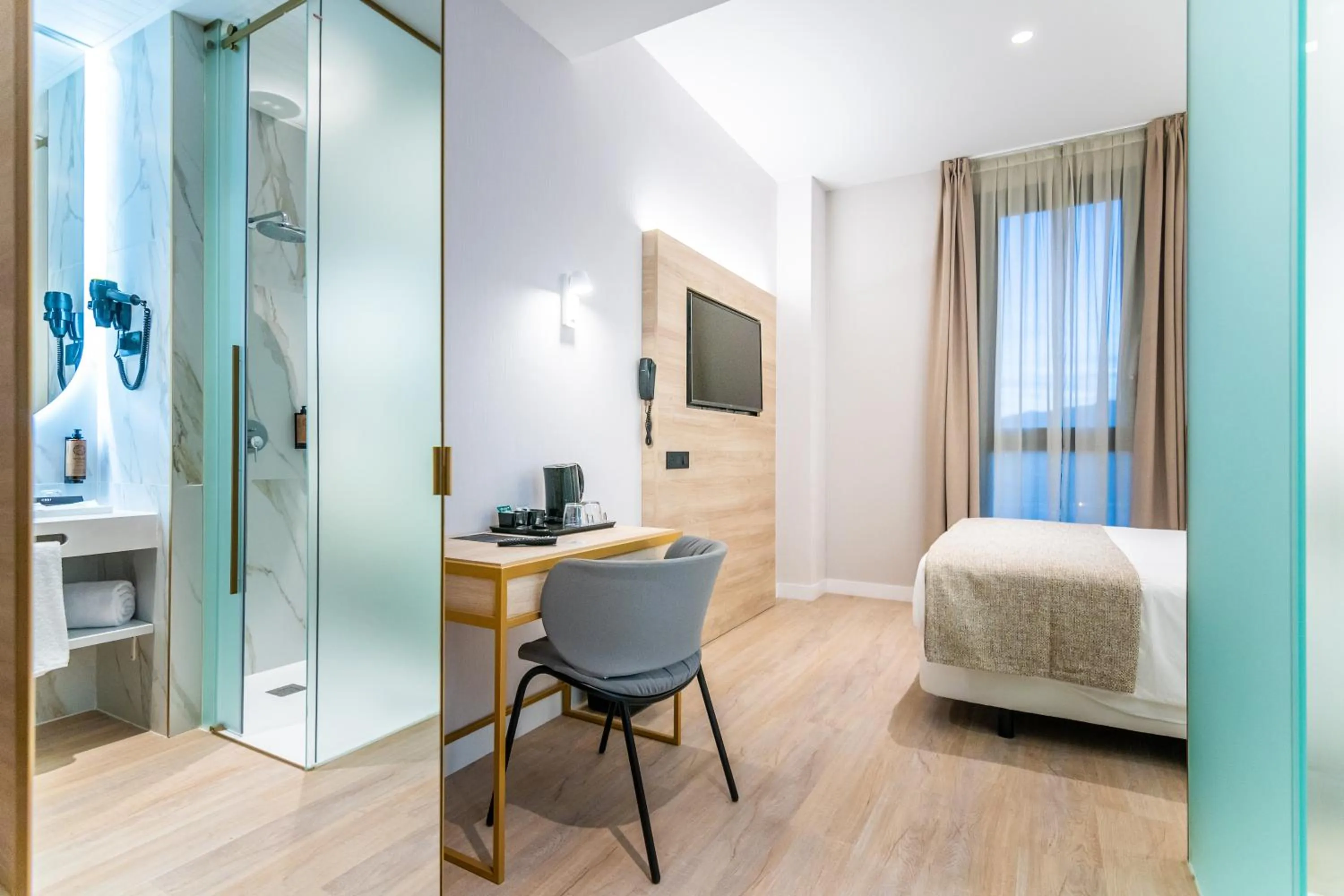 Photo of the whole room, Bed in Hotel Málaga Vibes