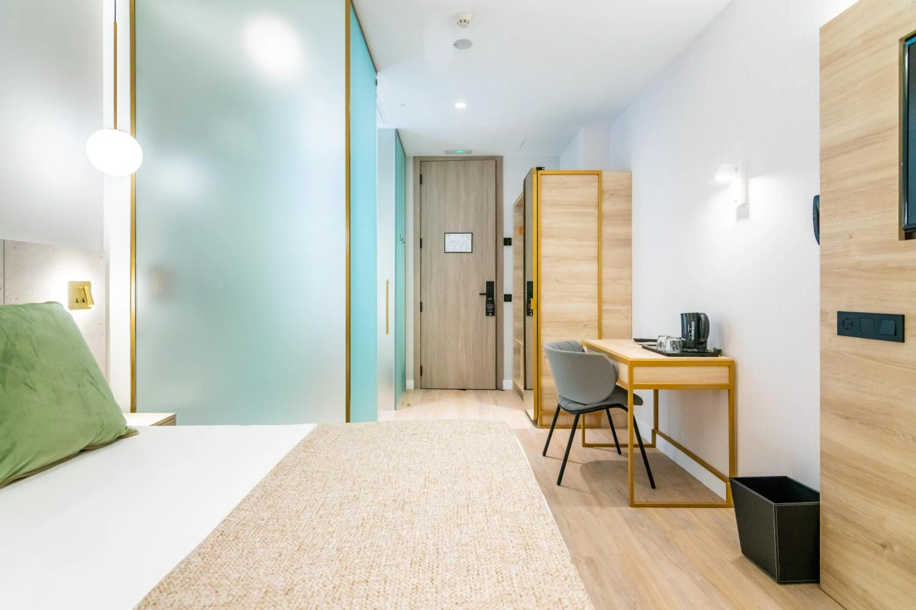 Photo of the whole room, Bed in Hotel Málaga Vibes