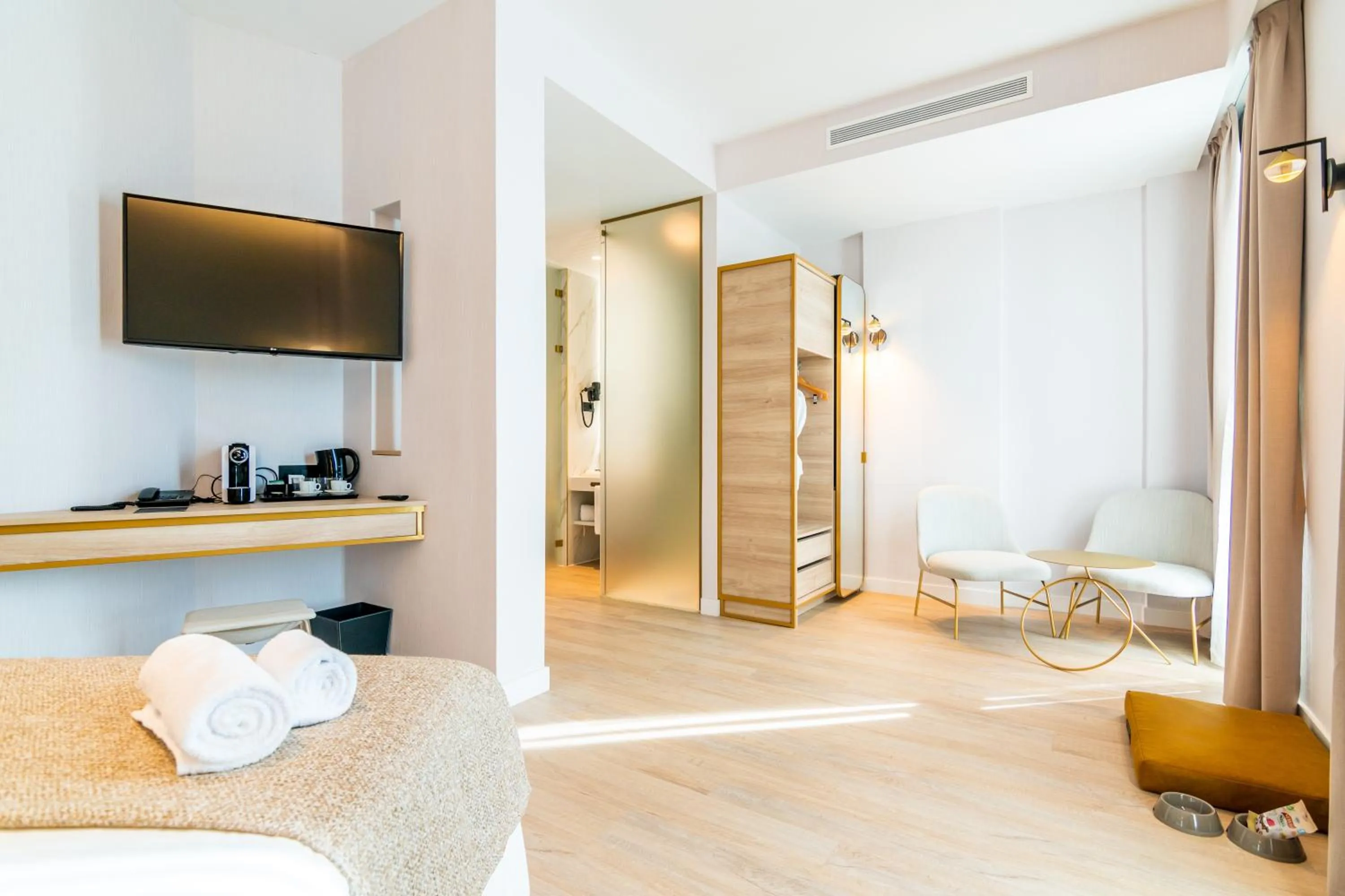 Photo of the whole room, Bed in Hotel Málaga Vibes