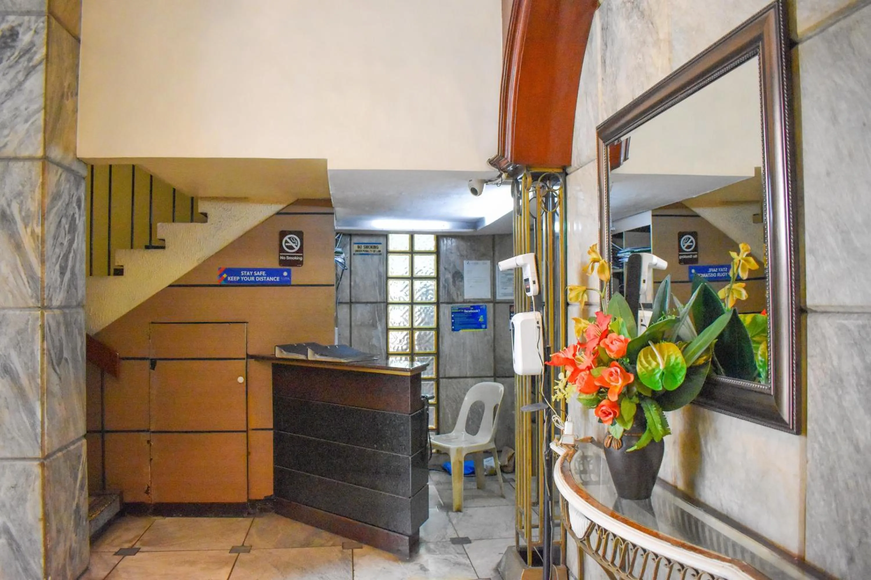 Lobby or reception in Sunette Tower Suites Makati