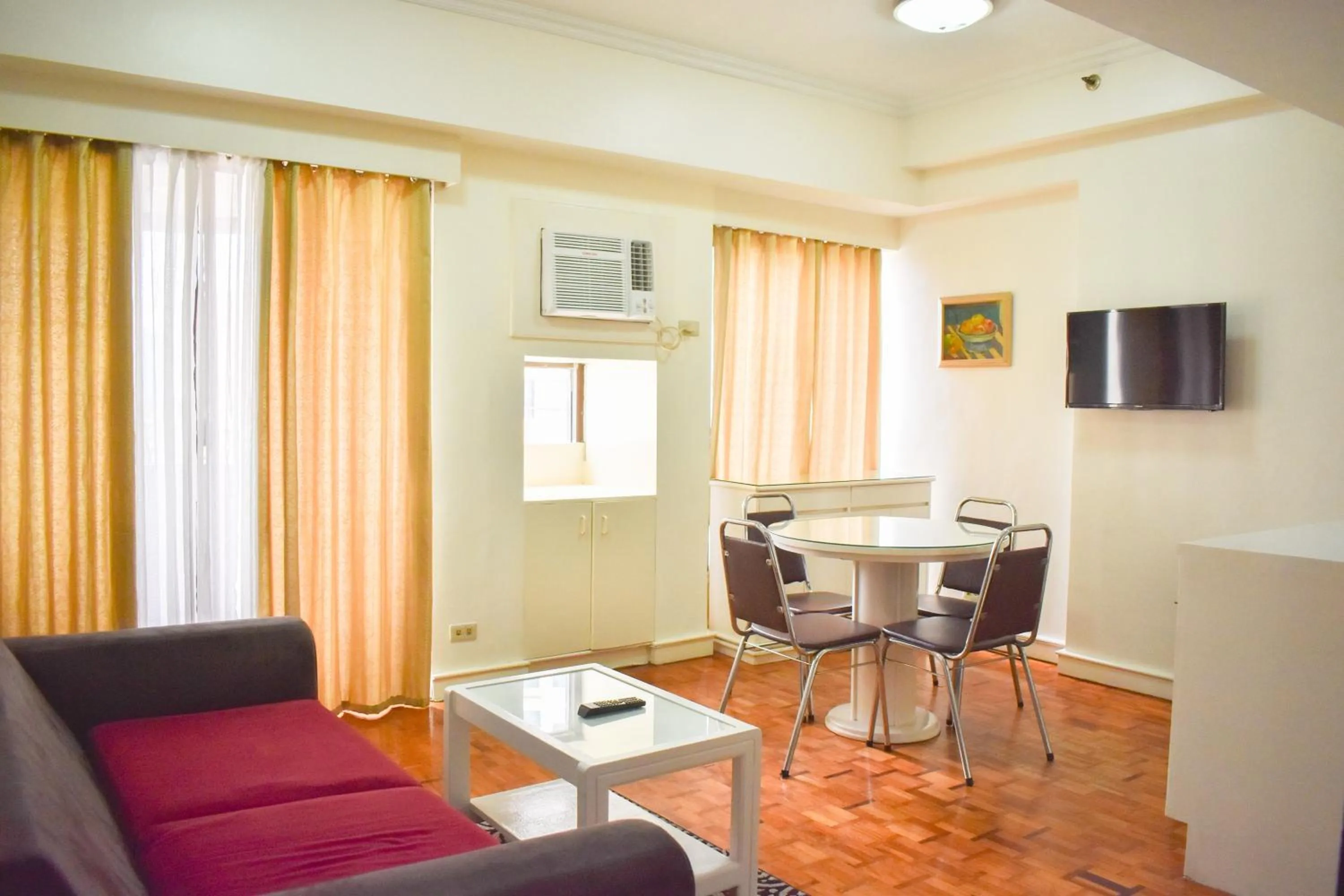 TV and multimedia in Sunette Tower Suites Makati