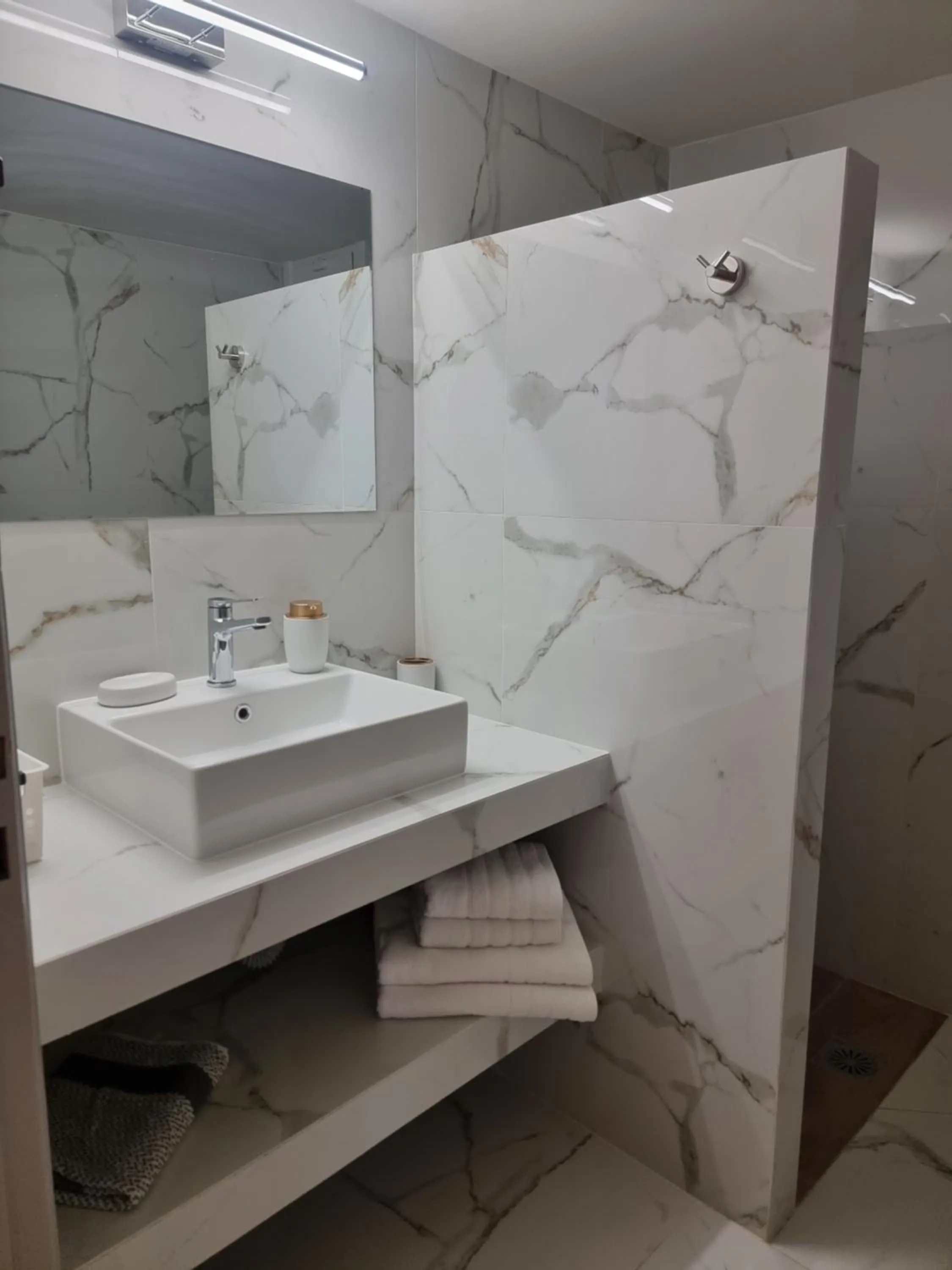 Bathroom in BMV APARTMENTS